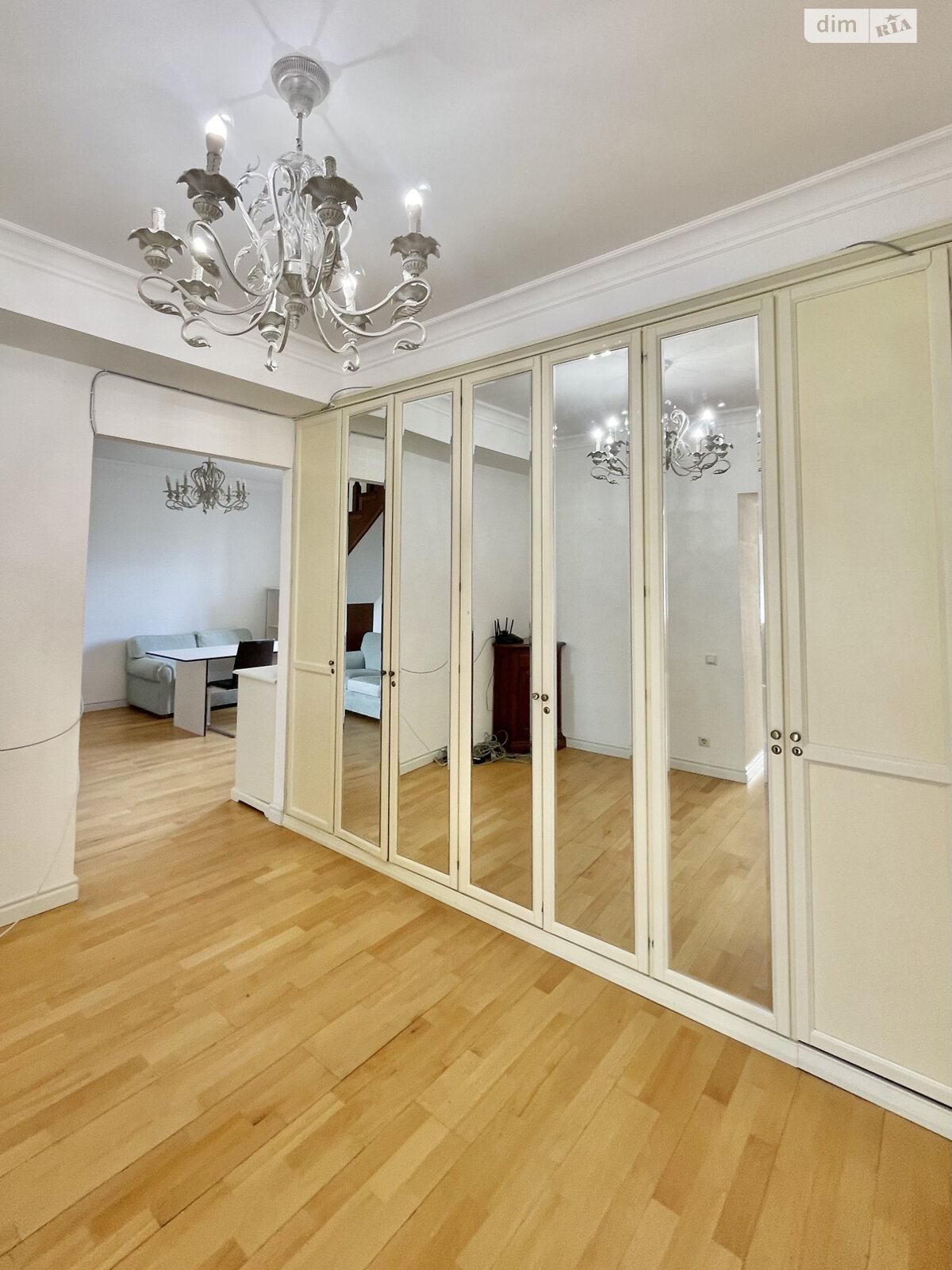 Продажа пятикомнатной квартиры в Киеве, на ул. Александра Конисского 52-58, район Солдатская Слободка фото 1 Продажа пятикомнатной квартиры в Киеве, на ул. Александра Конисского 52-58, район Солдатская Слободка фото 1