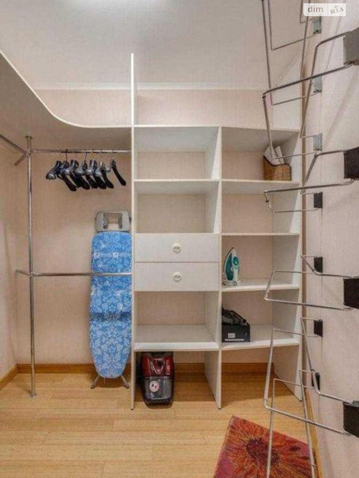 Продажа трехкомнатной квартиры в Киеве, на ул. Александра Конисского 37-41, район Солдатская Слободка фото 1 Продажа трехкомнатной квартиры в Киеве, на ул. Александра Конисского 37-41, район Солдатская Слободка фото 1