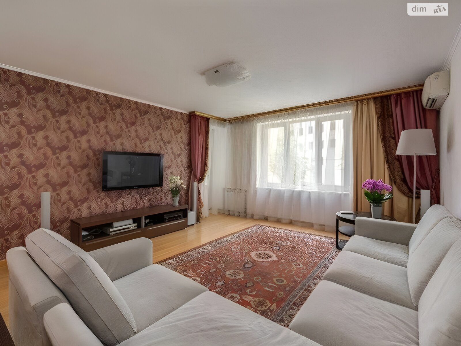 Продажа трехкомнатной квартиры в Киеве, на ул. Александра Конисского 37-41, район Солдатская Слободка фото 1 Продажа трехкомнатной квартиры в Киеве, на ул. Александра Конисского 37-41, район Солдатская Слободка фото 1