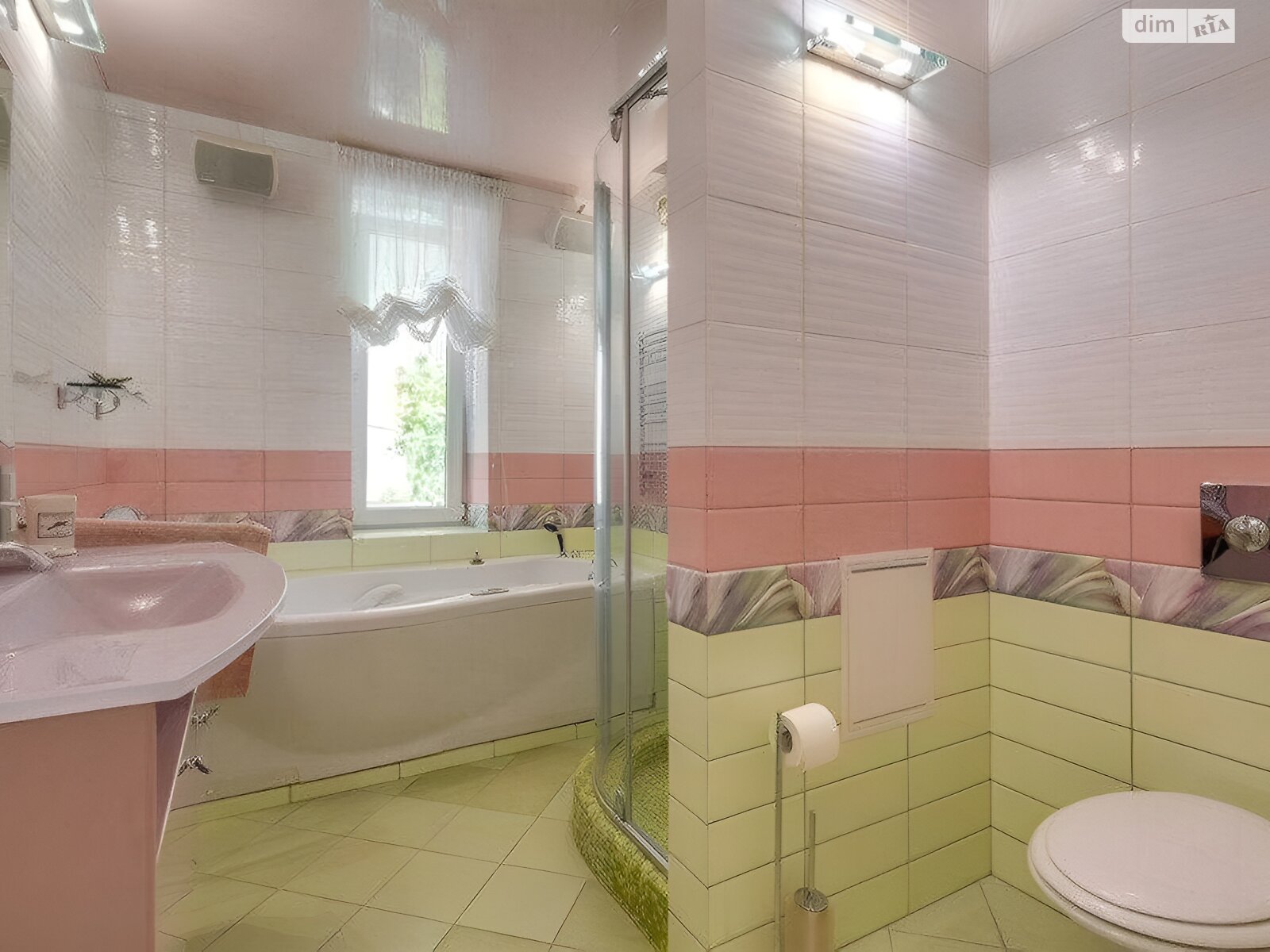 Продажа трехкомнатной квартиры в Киеве, на ул. Александра Конисского 37-41, район Солдатская Слободка фото 1 Продажа трехкомнатной квартиры в Киеве, на ул. Александра Конисского 37-41, район Солдатская Слободка фото 1