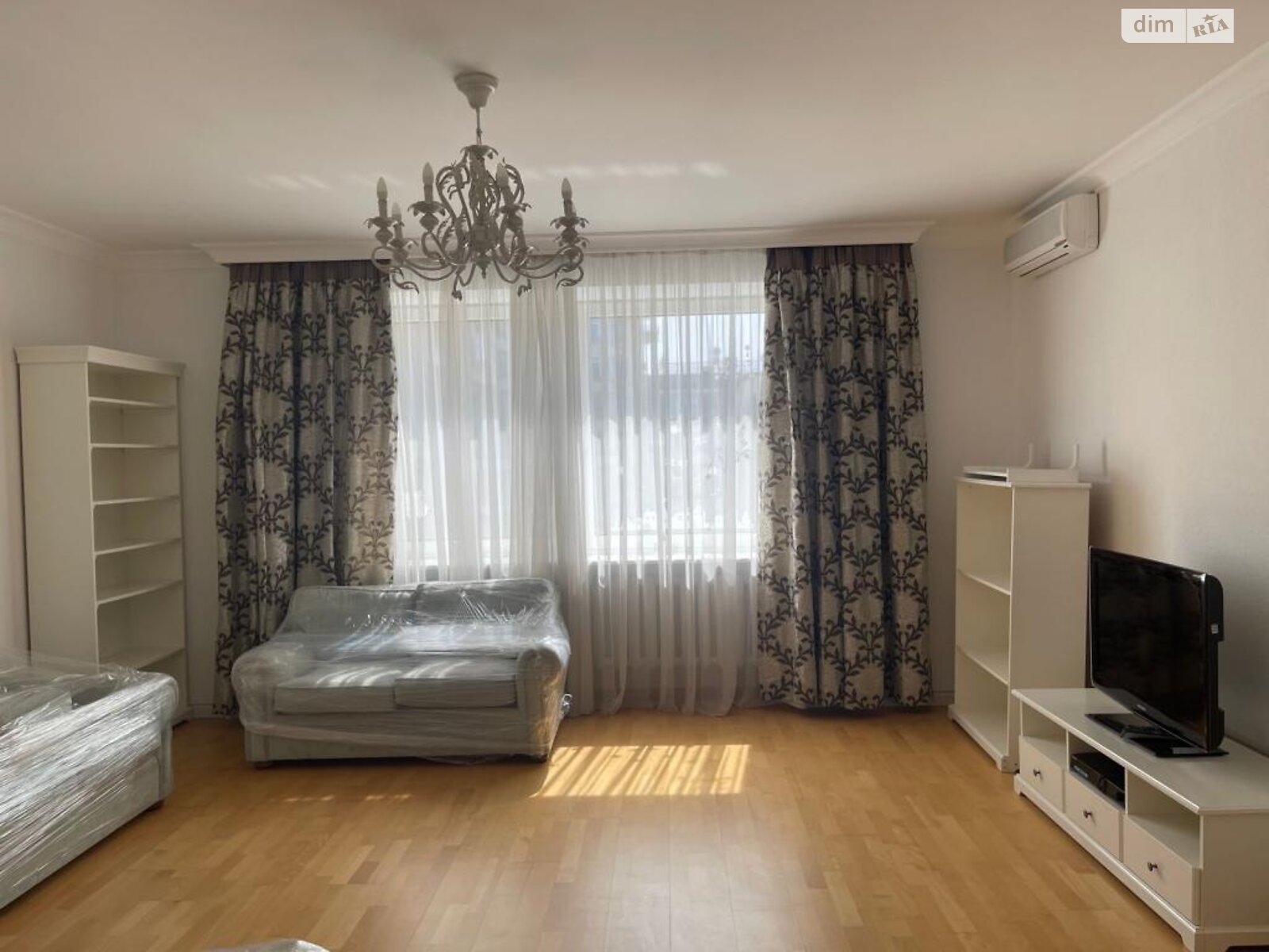 Продажа пятикомнатной квартиры в Киеве, на ул. Александра Конисского 52/58, район Солдатская Слободка фото 1 Продажа пятикомнатной квартиры в Киеве, на ул. Александра Конисского 52/58, район Солдатская Слободка фото 1
