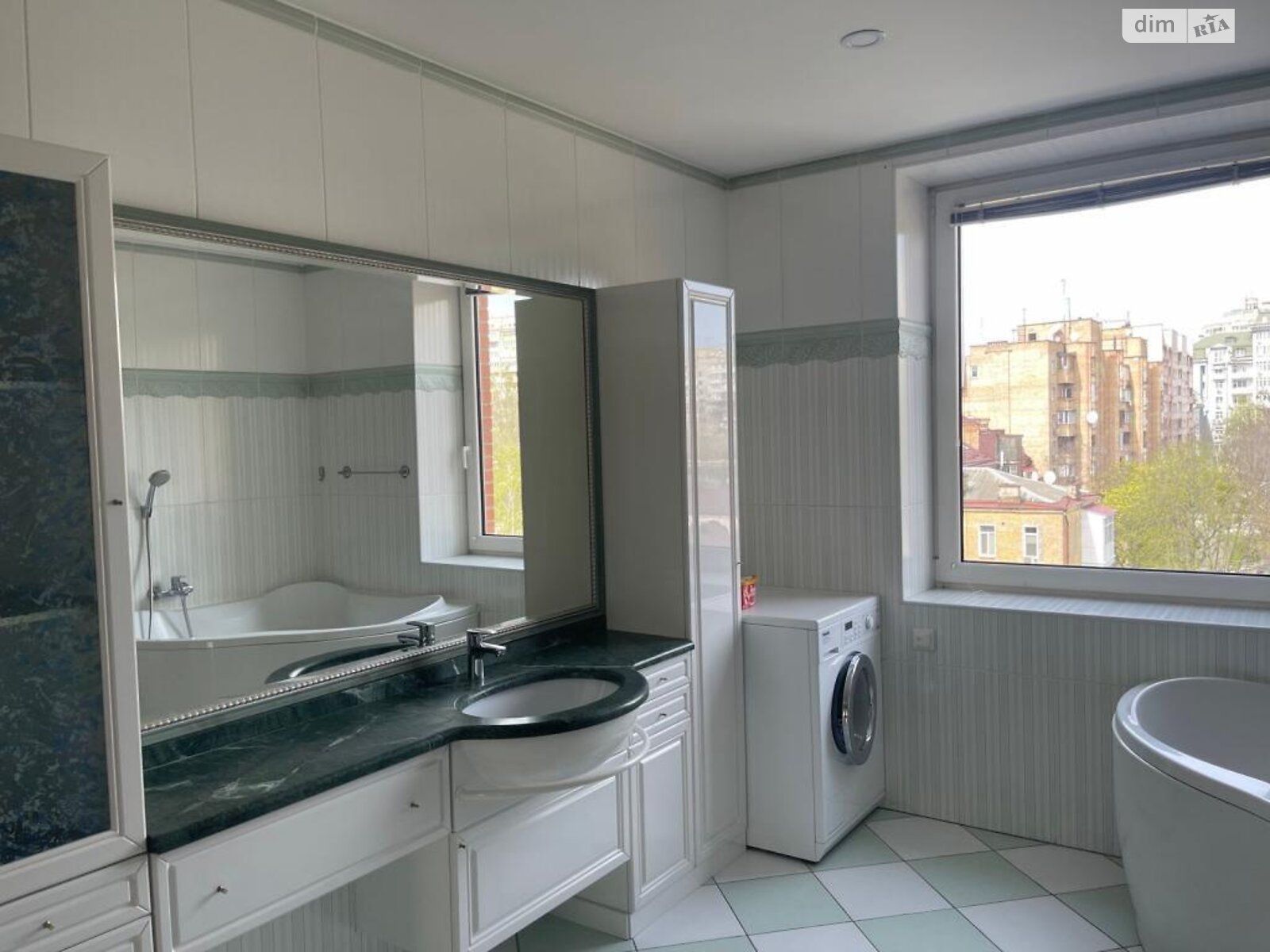 Продажа пятикомнатной квартиры в Киеве, на ул. Александра Конисского 52/58, район Солдатская Слободка фото 1 Продажа пятикомнатной квартиры в Киеве, на ул. Александра Конисского 52/58, район Солдатская Слободка фото 1