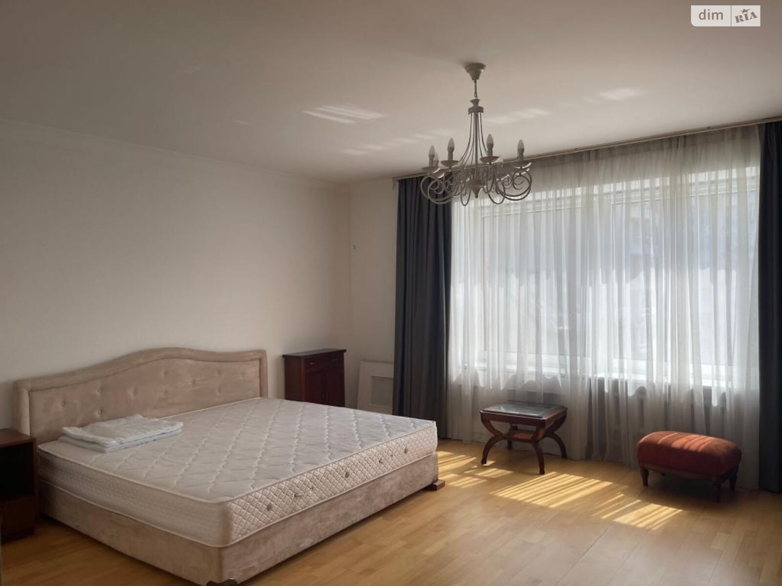 Продажа пятикомнатной квартиры в Киеве, на ул. Александра Конисского 52/58, район Солдатская Слободка фото 1 Продажа пятикомнатной квартиры в Киеве, на ул. Александра Конисского 52/58, район Солдатская Слободка фото 1