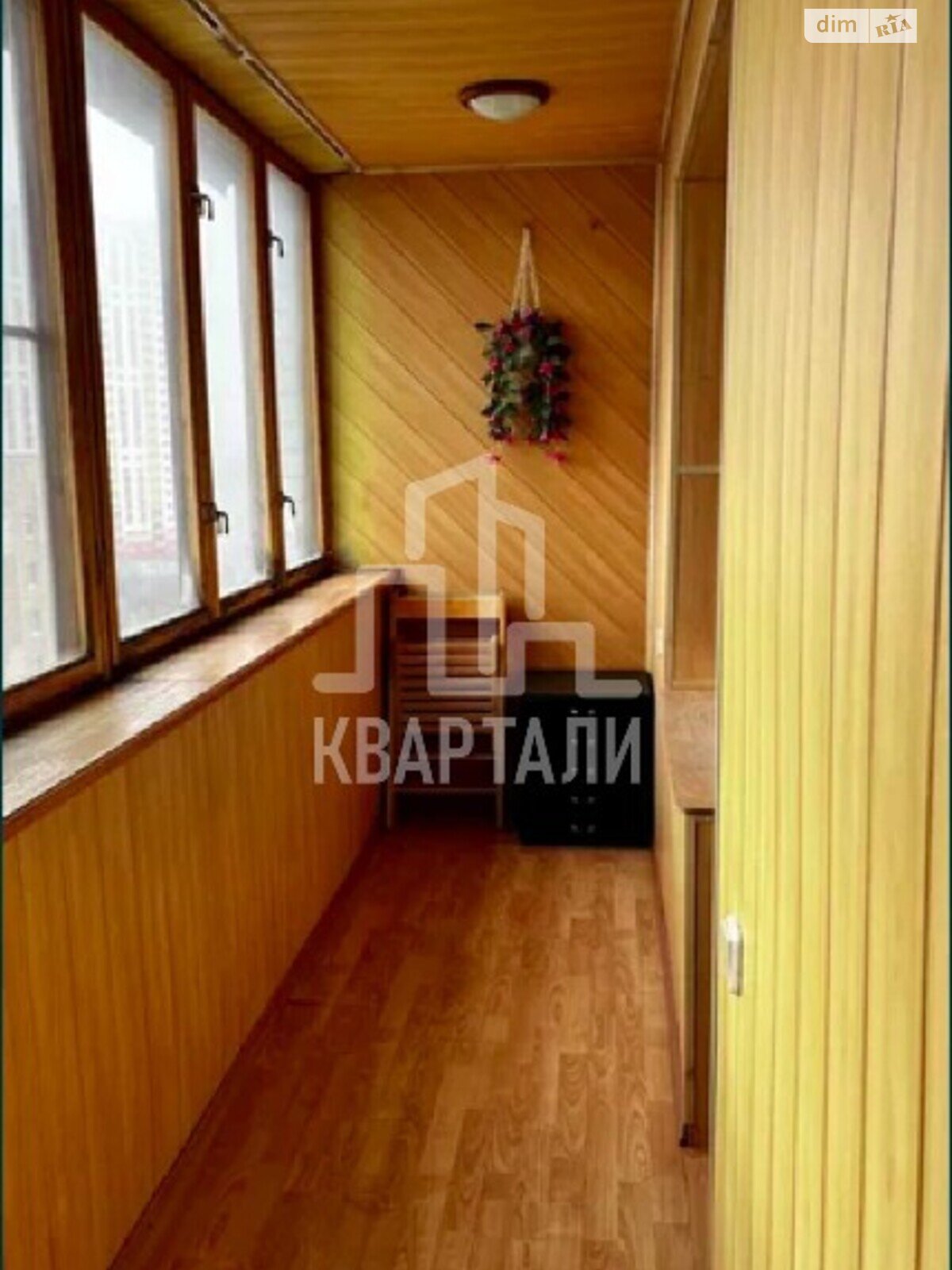 Продажа трехкомнатной квартиры в Киеве, на ул. Бориса Гарина 53, район Александровская Слободка фото 1