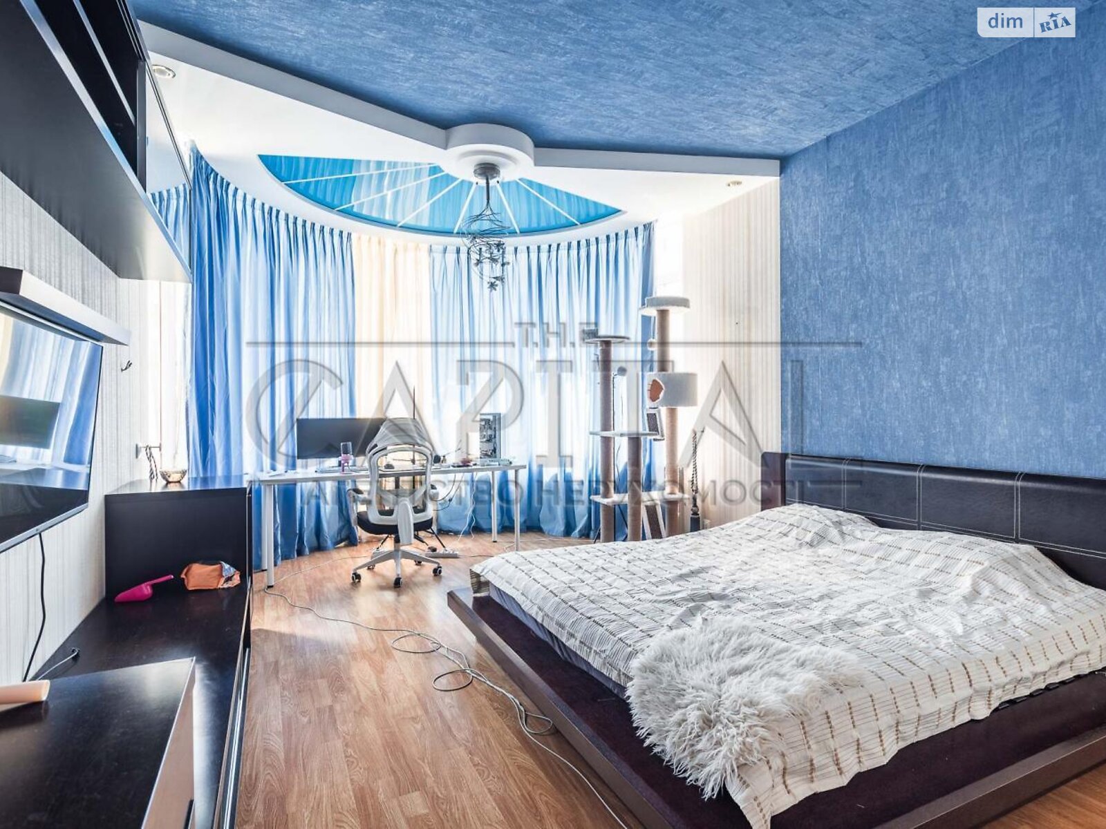 Продаж п`ятикімнатної квартири в Києві, на вул. Дмитрівська 69, район Солдатська Слобідка фото 1 Продаж п`ятикімнатної квартири в Києві, на вул. Дмитрівська 69, район Солдатська Слобідка фото 1