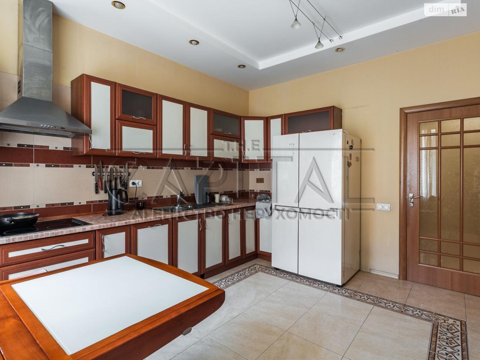Продажа пятикомнатной квартиры в Киеве, на ул. Дмитриевская 69, район Солдатская Слободка фото 1 Продажа пятикомнатной квартиры в Киеве, на ул. Дмитриевская 69, район Солдатская Слободка фото 1
