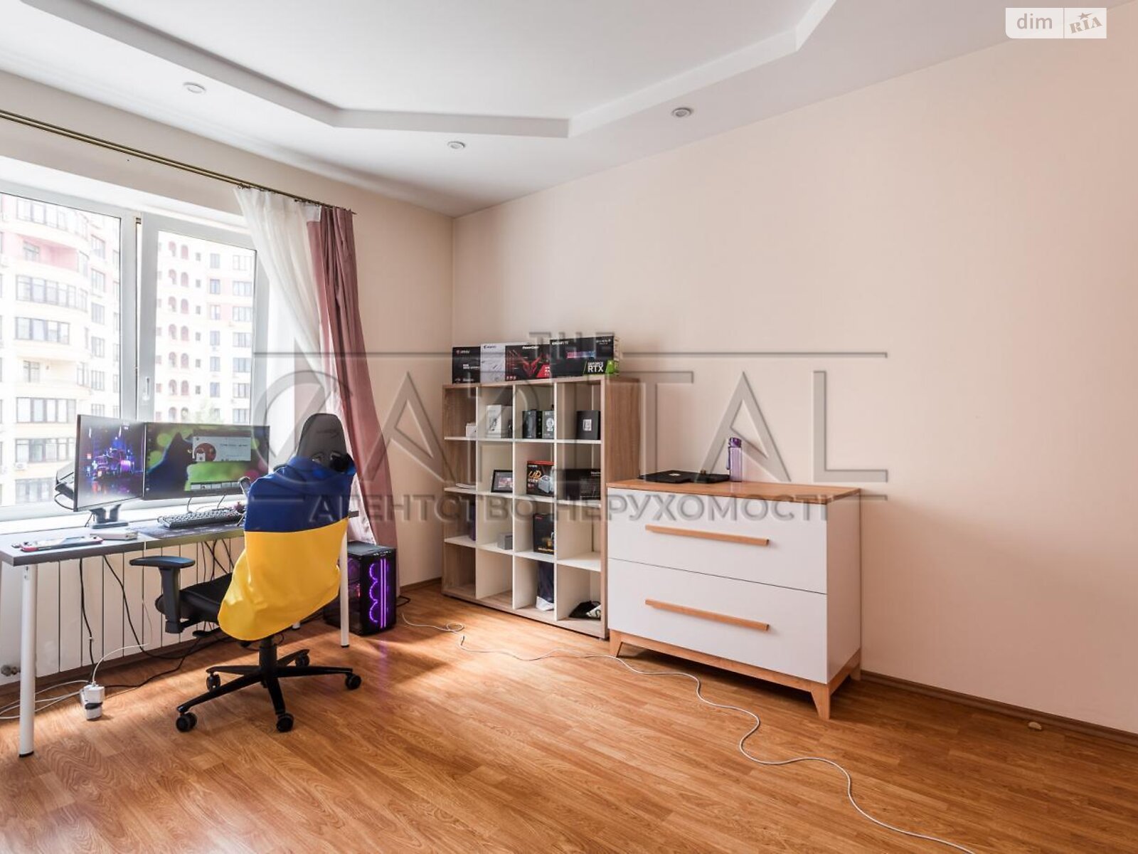 Продаж п`ятикімнатної квартири в Києві, на вул. Дмитрівська 69, район Солдатська Слобідка фото 1 Продаж п`ятикімнатної квартири в Києві, на вул. Дмитрівська 69, район Солдатська Слобідка фото 1