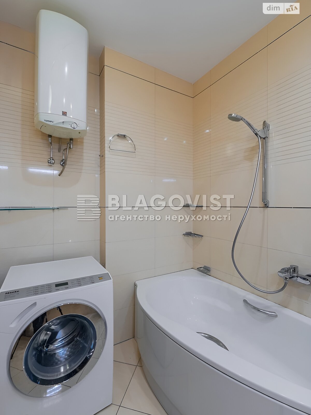 Продажа трехкомнатной квартиры в Киеве, на ул. Дмитриевская 69, район Солдатская Слободка фото 1 Продажа трехкомнатной квартиры в Киеве, на ул. Дмитриевская 69, район Солдатская Слободка фото 1