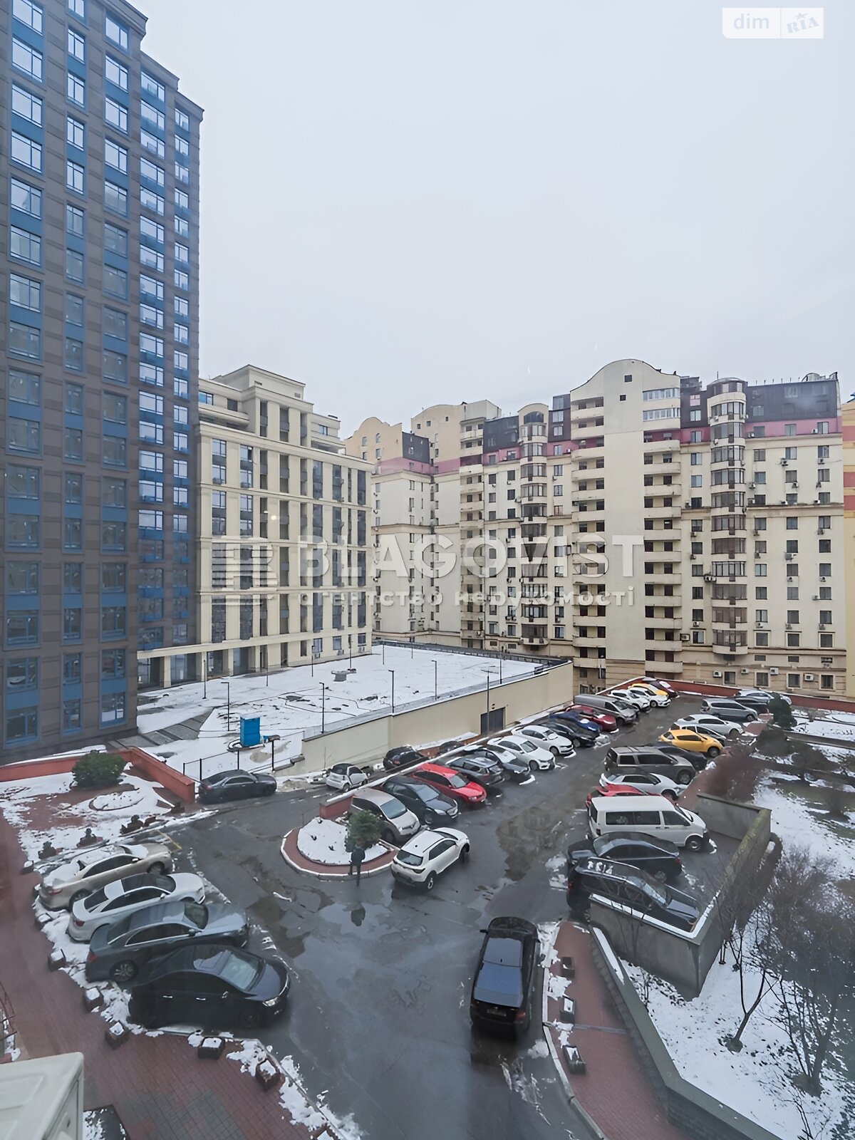 Продажа трехкомнатной квартиры в Киеве, на ул. Дмитриевская 69, район Солдатская Слободка фото 1 Продажа трехкомнатной квартиры в Киеве, на ул. Дмитриевская 69, район Солдатская Слободка фото 1