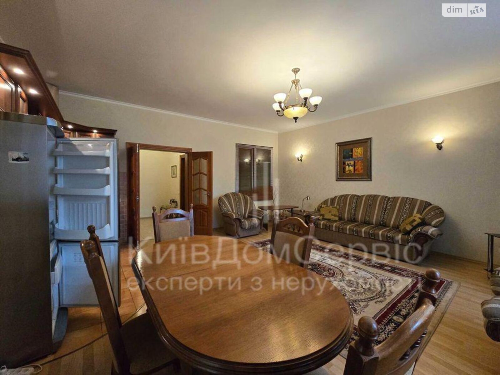 Продаж двокімнатної квартири в Києві, на вул. Дмитрівська 9-11, район Солдатська Слобідка фото 1 Продаж двокімнатної квартири в Києві, на вул. Дмитрівська 9-11, район Солдатська Слобідка фото 1