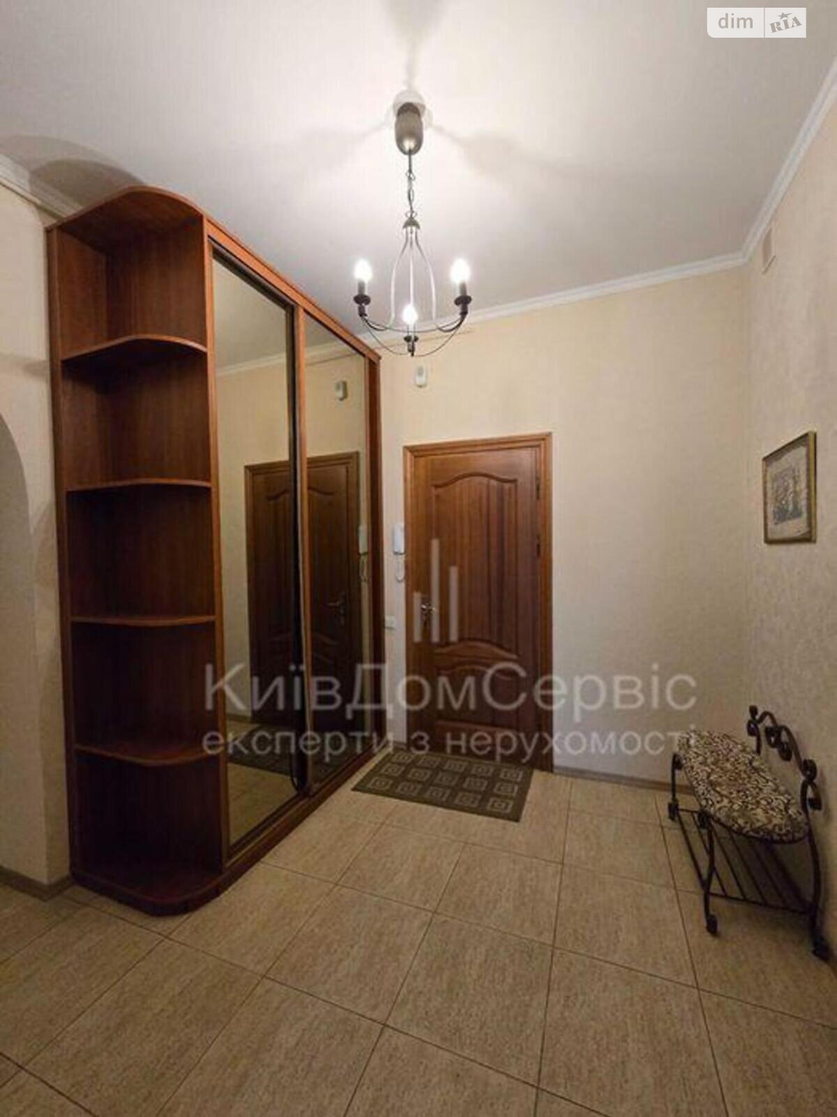 Продаж двокімнатної квартири в Києві, на вул. Дмитрівська 9-11, район Солдатська Слобідка фото 1 Продаж двокімнатної квартири в Києві, на вул. Дмитрівська 9-11, район Солдатська Слобідка фото 1