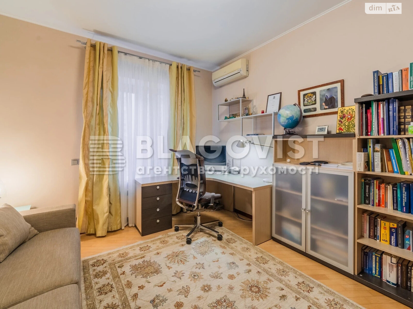 Продажа трехкомнатной квартиры в Киеве, на ул. Дмитриевская 69, район Солдатская Слободка фото 1 Продажа трехкомнатной квартиры в Киеве, на ул. Дмитриевская 69, район Солдатская Слободка фото 1