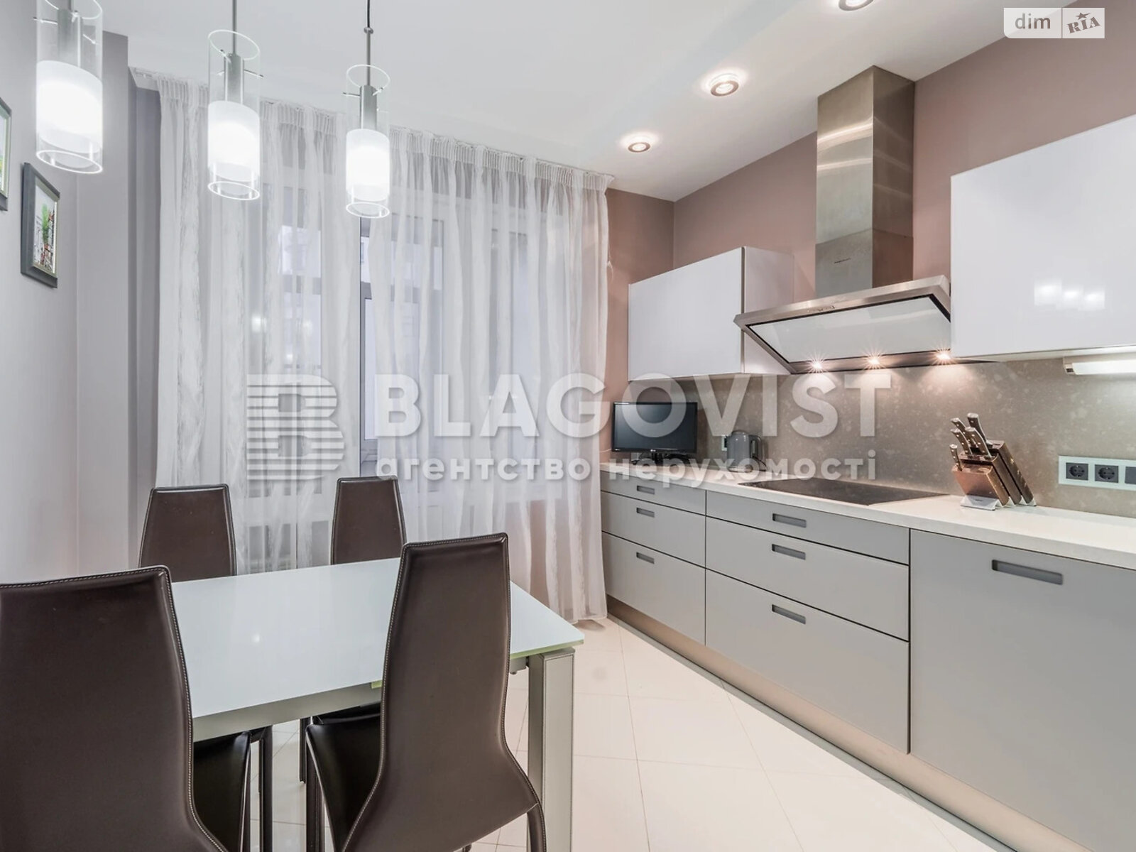 Продажа трехкомнатной квартиры в Киеве, на ул. Дмитриевская 69, район Солдатская Слободка фото 1 Продажа трехкомнатной квартиры в Киеве, на ул. Дмитриевская 69, район Солдатская Слободка фото 1