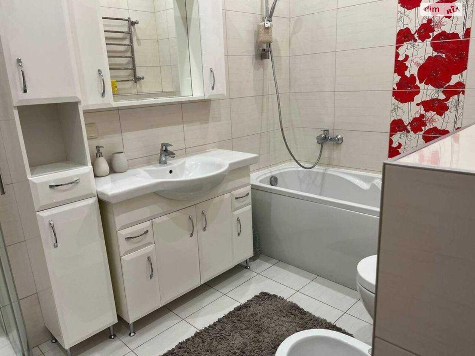 Продаж трикімнатної квартири в Києві, на вул. Дмитрівська 82, район Солдатська Слобідка фото 1 Продаж трикімнатної квартири в Києві, на вул. Дмитрівська 82, район Солдатська Слобідка фото 1