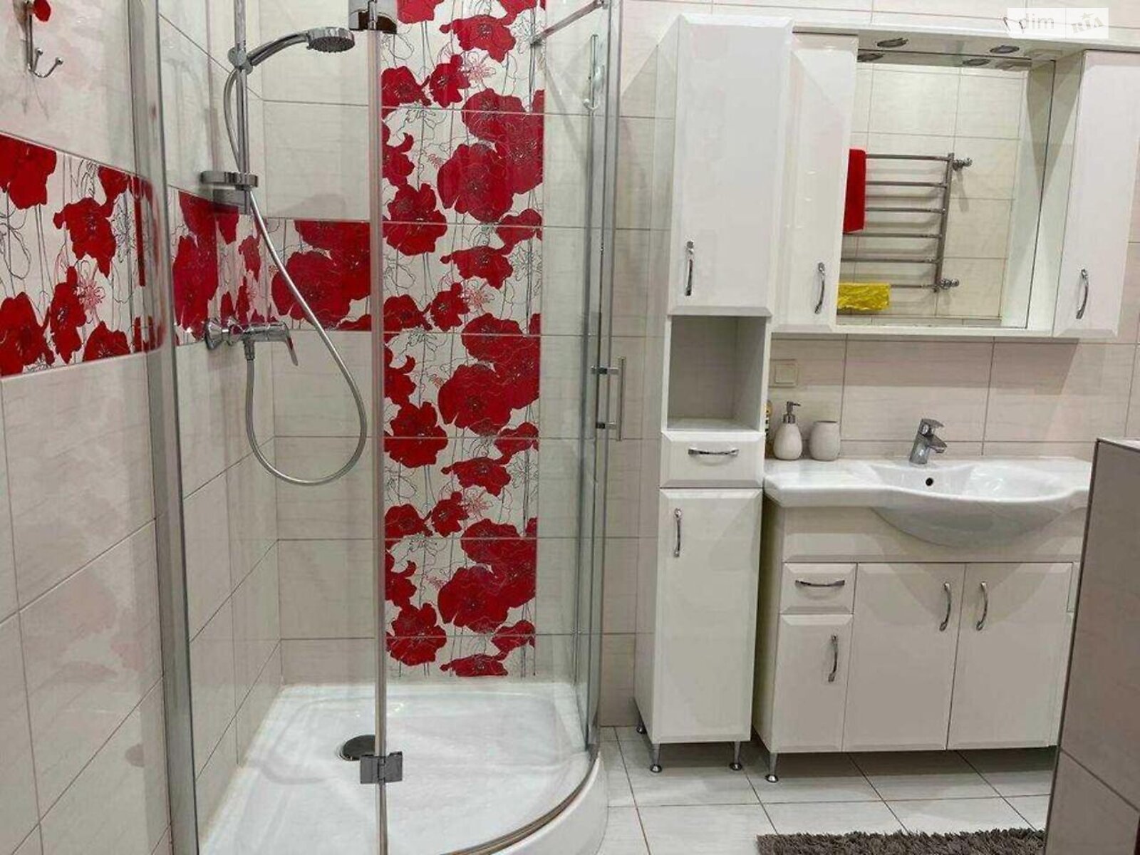 Продаж трикімнатної квартири в Києві, на вул. Дмитрівська 82, район Солдатська Слобідка фото 1 Продаж трикімнатної квартири в Києві, на вул. Дмитрівська 82, район Солдатська Слобідка фото 1