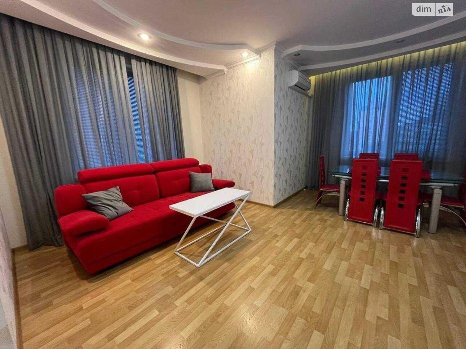 Продаж трикімнатної квартири в Києві, на вул. Дмитрівська 82, район Солдатська Слобідка фото 1 Продаж трикімнатної квартири в Києві, на вул. Дмитрівська 82, район Солдатська Слобідка фото 1