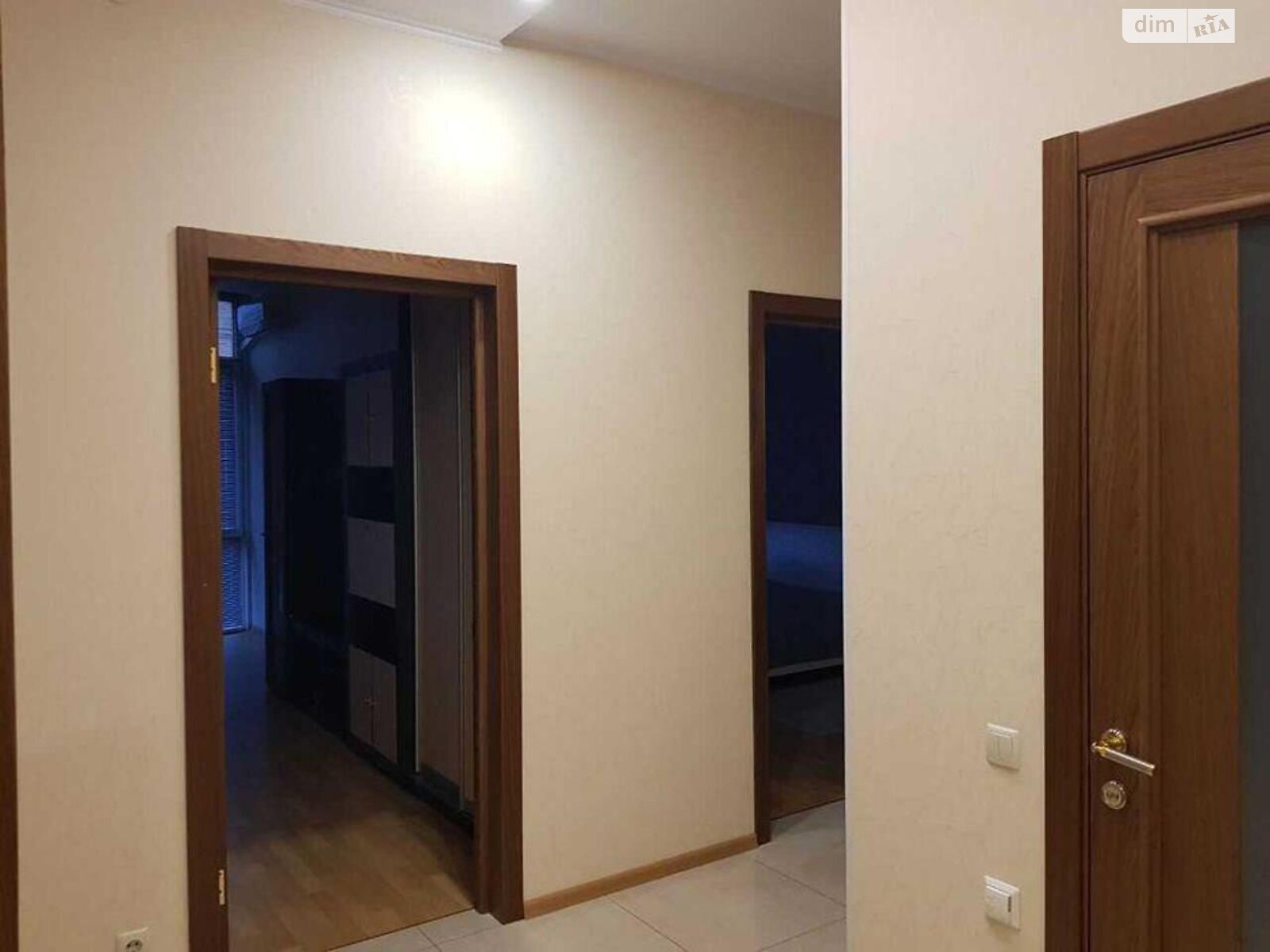 Продаж трикімнатної квартири в Києві, на вул. Дмитрівська 82, район Солдатська Слобідка фото 1 Продаж трикімнатної квартири в Києві, на вул. Дмитрівська 82, район Солдатська Слобідка фото 1
