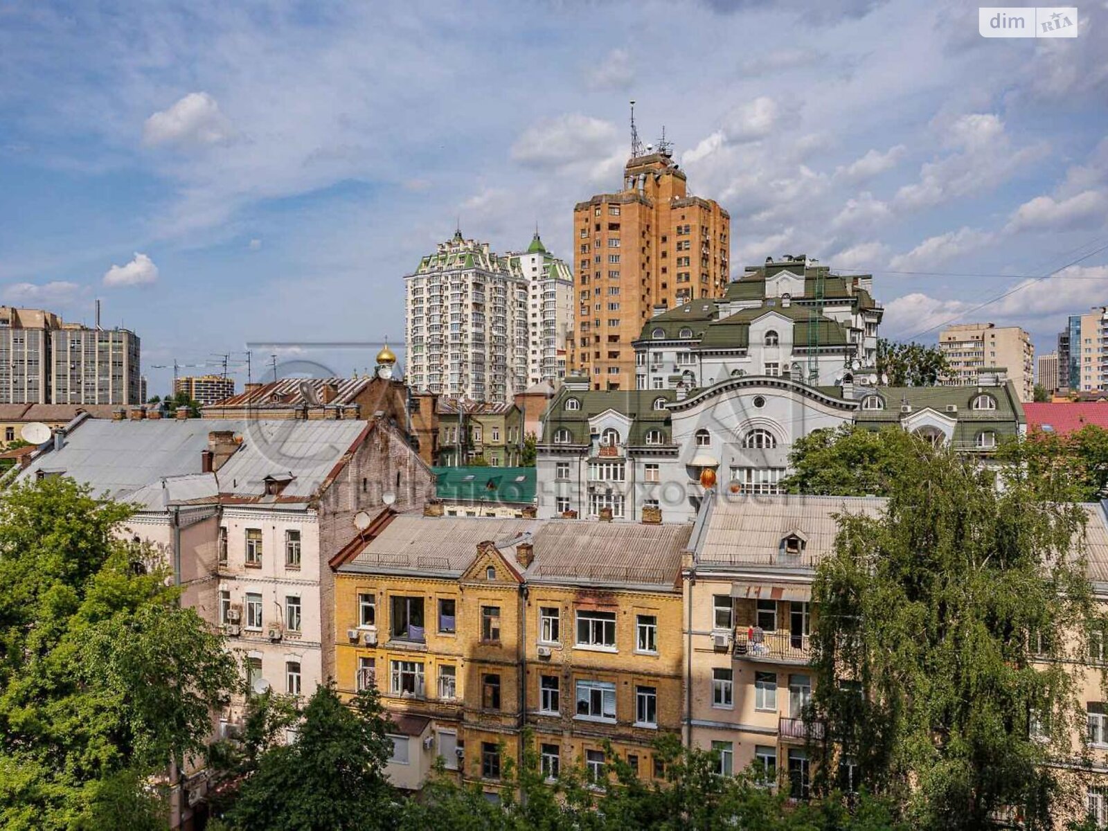 Продаж трикімнатної квартири в Києві, на вул. Дмитрівська 82, район Солдатська Слобідка фото 1 Продаж трикімнатної квартири в Києві, на вул. Дмитрівська 82, район Солдатська Слобідка фото 1
