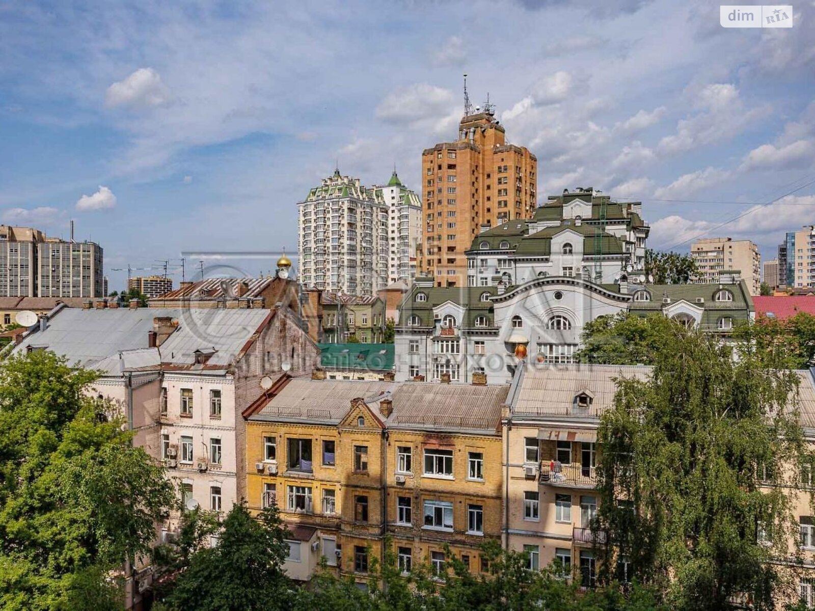 Продаж трикімнатної квартири в Києві, на вул. Дмитрівська 82, район Солдатська Слобідка фото 1 Продаж трикімнатної квартири в Києві, на вул. Дмитрівська 82, район Солдатська Слобідка фото 1