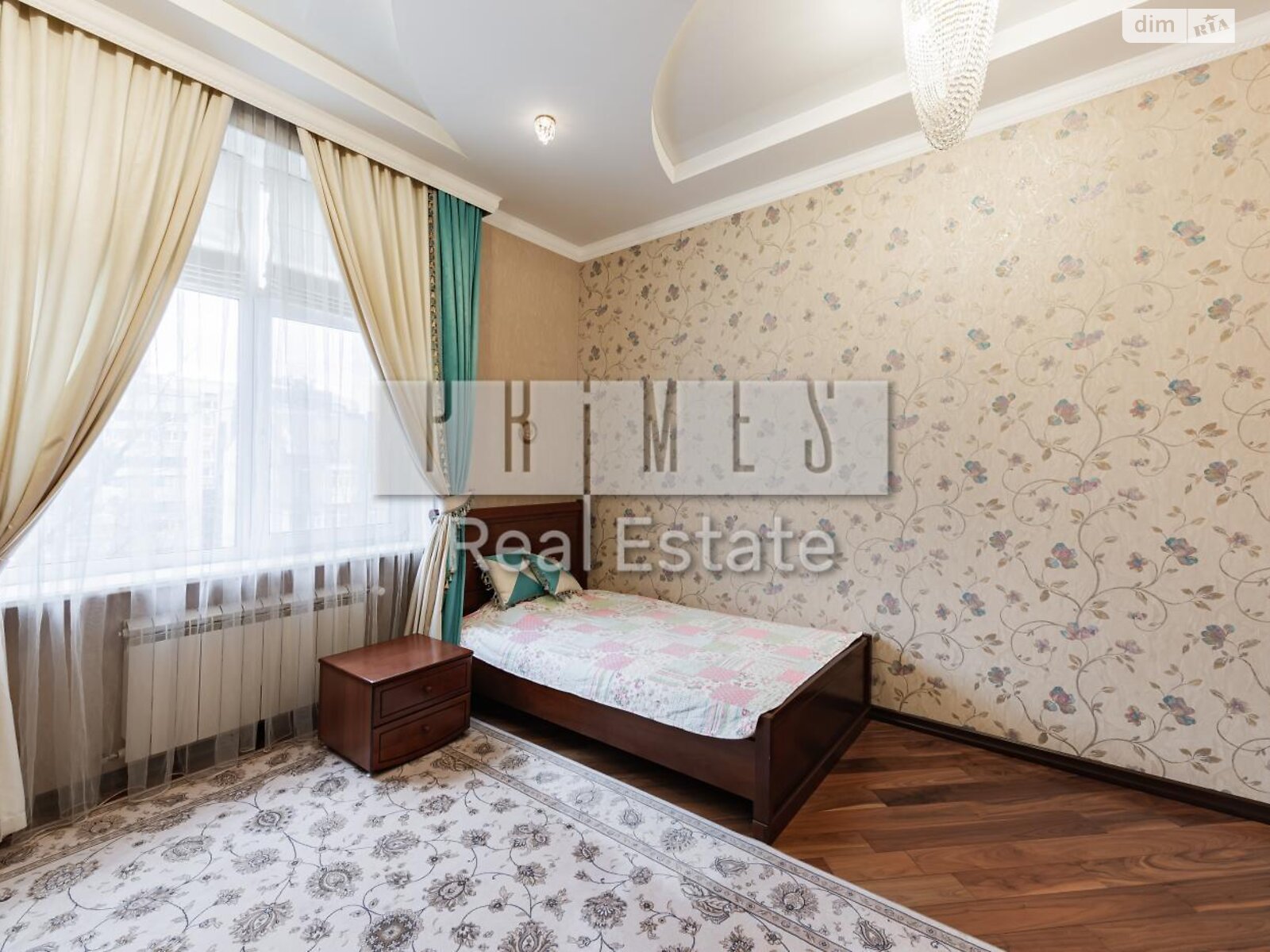 Продаж трикімнатної квартири в Києві, на вул. Дмитрівська, район Солдатська Слобідка фото 1 Продаж трикімнатної квартири в Києві, на вул. Дмитрівська, район Солдатська Слобідка фото 1