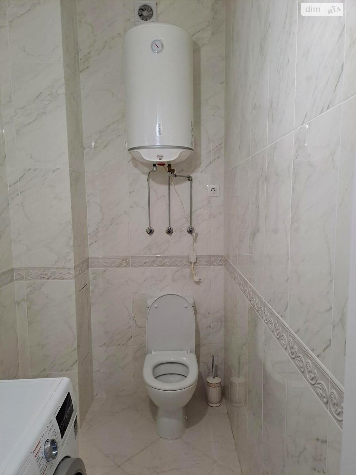 Продаж трикімнатної квартири в Києві, на вул. Дмитрівська 17А, район Солдатська Слобідка фото 1 Продаж трикімнатної квартири в Києві, на вул. Дмитрівська 17А, район Солдатська Слобідка фото 1