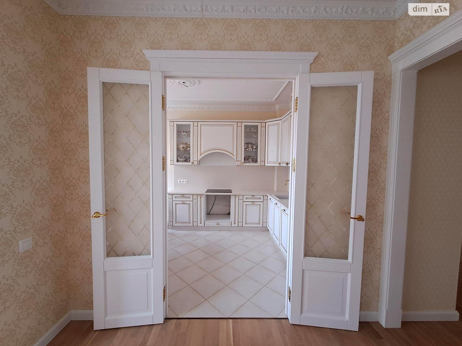 Продаж трикімнатної квартири в Києві, на вул. Дмитрівська 17А, район Солдатська Слобідка фото 1 Продаж трикімнатної квартири в Києві, на вул. Дмитрівська 17А, район Солдатська Слобідка фото 1