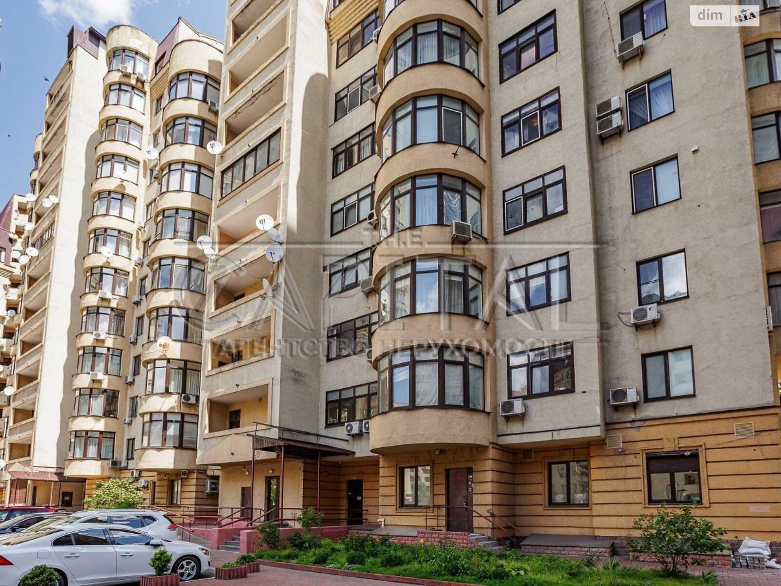 Продаж однокімнатної квартири в Києві, на вул. Дмитрівська 69, район Солдатська Слобідка фото 1 Продаж однокімнатної квартири в Києві, на вул. Дмитрівська 69, район Солдатська Слобідка фото 1