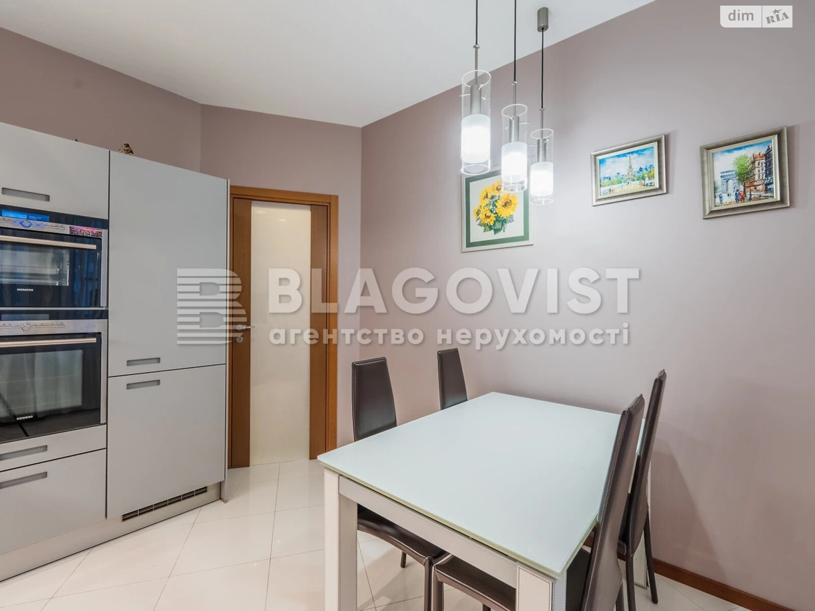 Продаж трикімнатної квартири в Києві, на вул. Дмитрівська 69, район Солдатська Слобідка фото 1 Продаж трикімнатної квартири в Києві, на вул. Дмитрівська 69, район Солдатська Слобідка фото 1