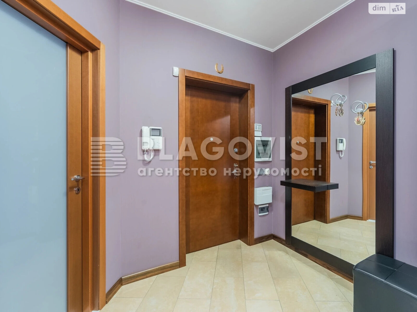 Продаж трикімнатної квартири в Києві, на вул. Дмитрівська 69, район Солдатська Слобідка фото 1 Продаж трикімнатної квартири в Києві, на вул. Дмитрівська 69, район Солдатська Слобідка фото 1