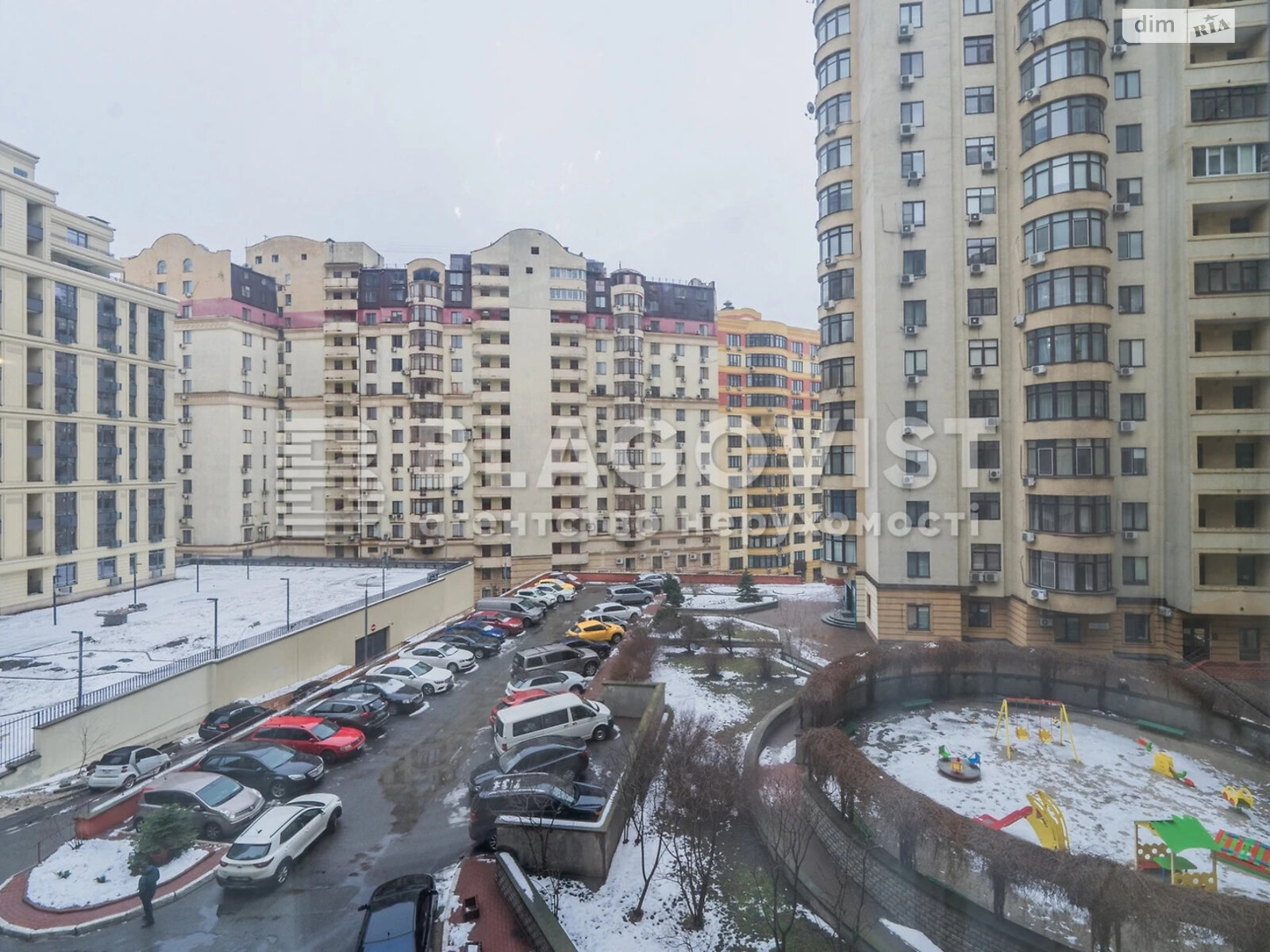 Продаж трикімнатної квартири в Києві, на вул. Дмитрівська 69, район Солдатська Слобідка фото 1 Продаж трикімнатної квартири в Києві, на вул. Дмитрівська 69, район Солдатська Слобідка фото 1