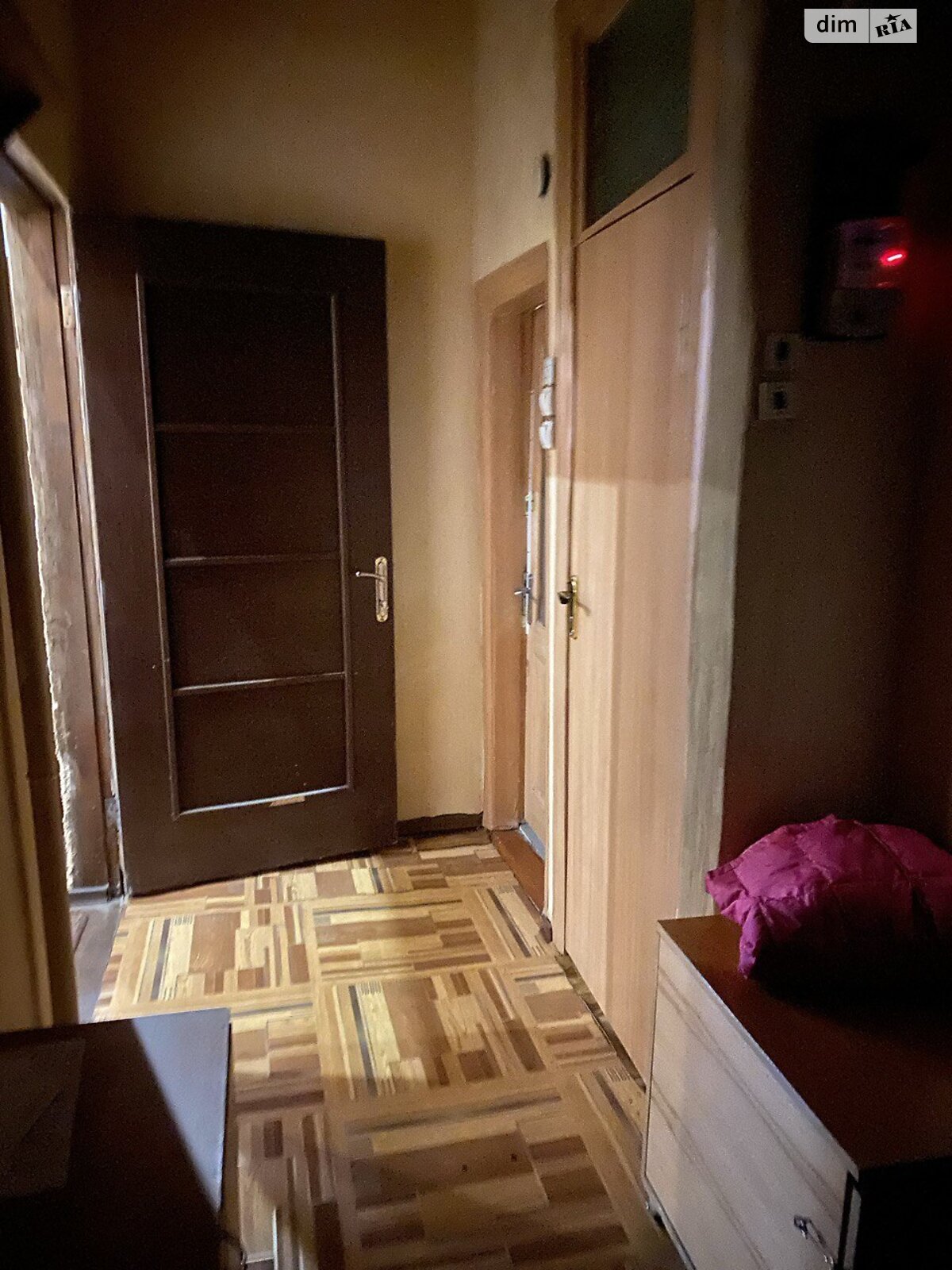 Продаж п`ятикімнатної квартири в Києві, на вул. Дмитрівська 19А, район Солдатська Слобідка фото 1 Продаж п`ятикімнатної квартири в Києві, на вул. Дмитрівська 19А, район Солдатська Слобідка фото 1