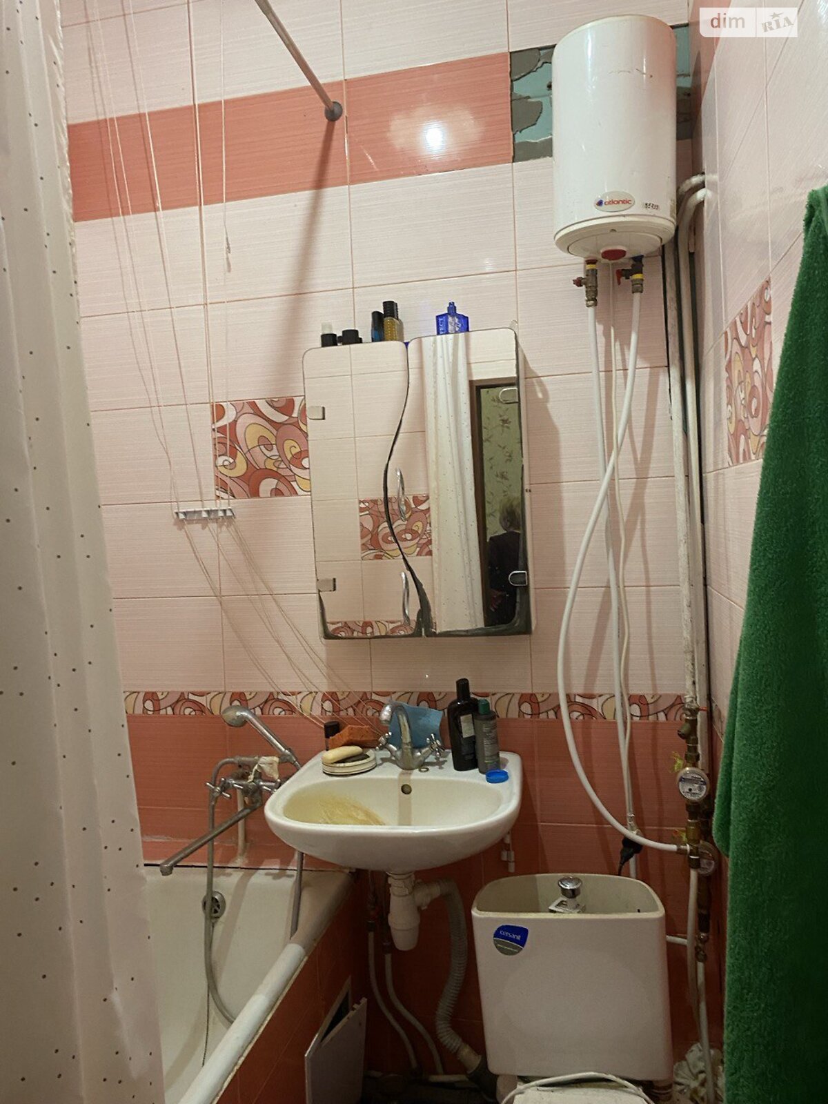 Продаж п`ятикімнатної квартири в Києві, на вул. Дмитрівська 19А, район Солдатська Слобідка фото 1 Продаж п`ятикімнатної квартири в Києві, на вул. Дмитрівська 19А, район Солдатська Слобідка фото 1