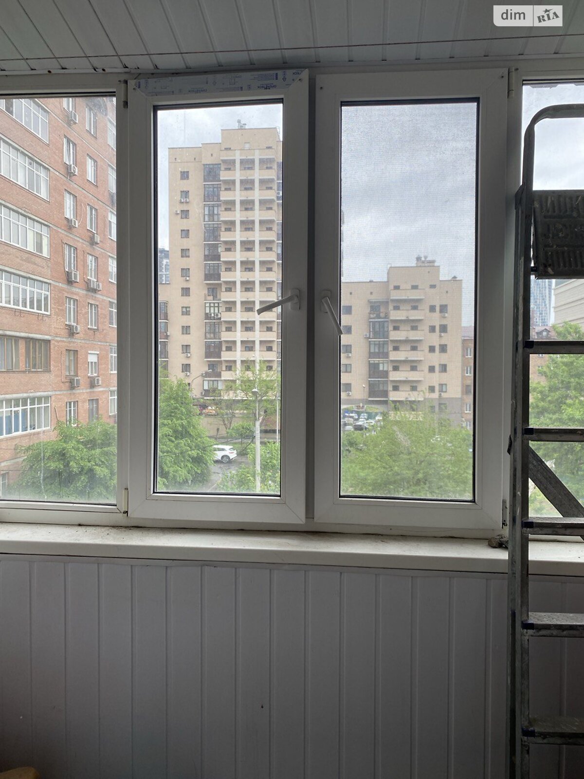 Продаж п`ятикімнатної квартири в Києві, на вул. Дмитрівська 19А, район Солдатська Слобідка фото 1 Продаж п`ятикімнатної квартири в Києві, на вул. Дмитрівська 19А, район Солдатська Слобідка фото 1