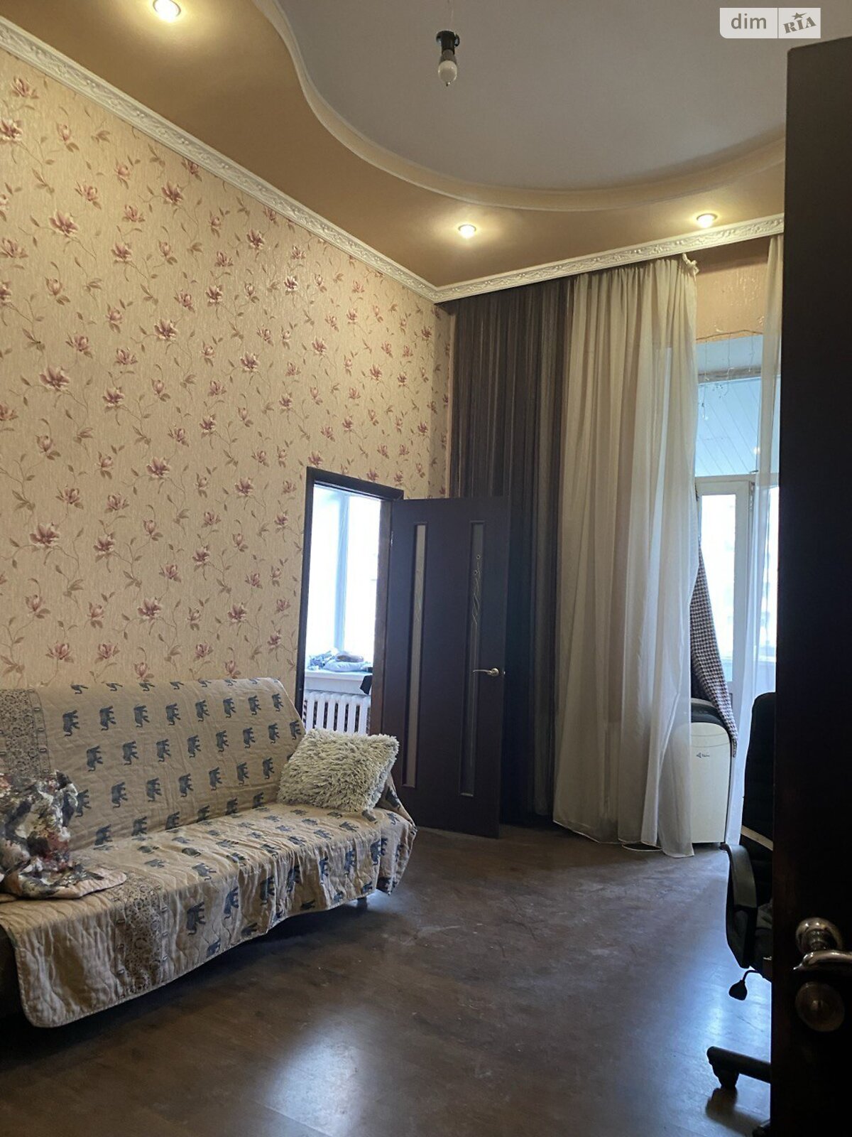 Продаж п`ятикімнатної квартири в Києві, на вул. Дмитрівська 19А, район Солдатська Слобідка фото 1 Продаж п`ятикімнатної квартири в Києві, на вул. Дмитрівська 19А, район Солдатська Слобідка фото 1