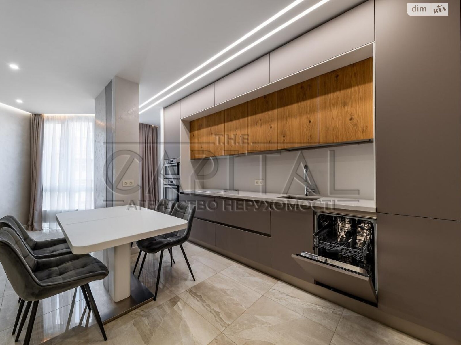 Продажа пятикомнатной квартиры в Киеве, на ул. Дмитриевская 60/19, район Солдатская Слободка фото 1 Продажа пятикомнатной квартиры в Киеве, на ул. Дмитриевская 60/19, район Солдатская Слободка фото 1