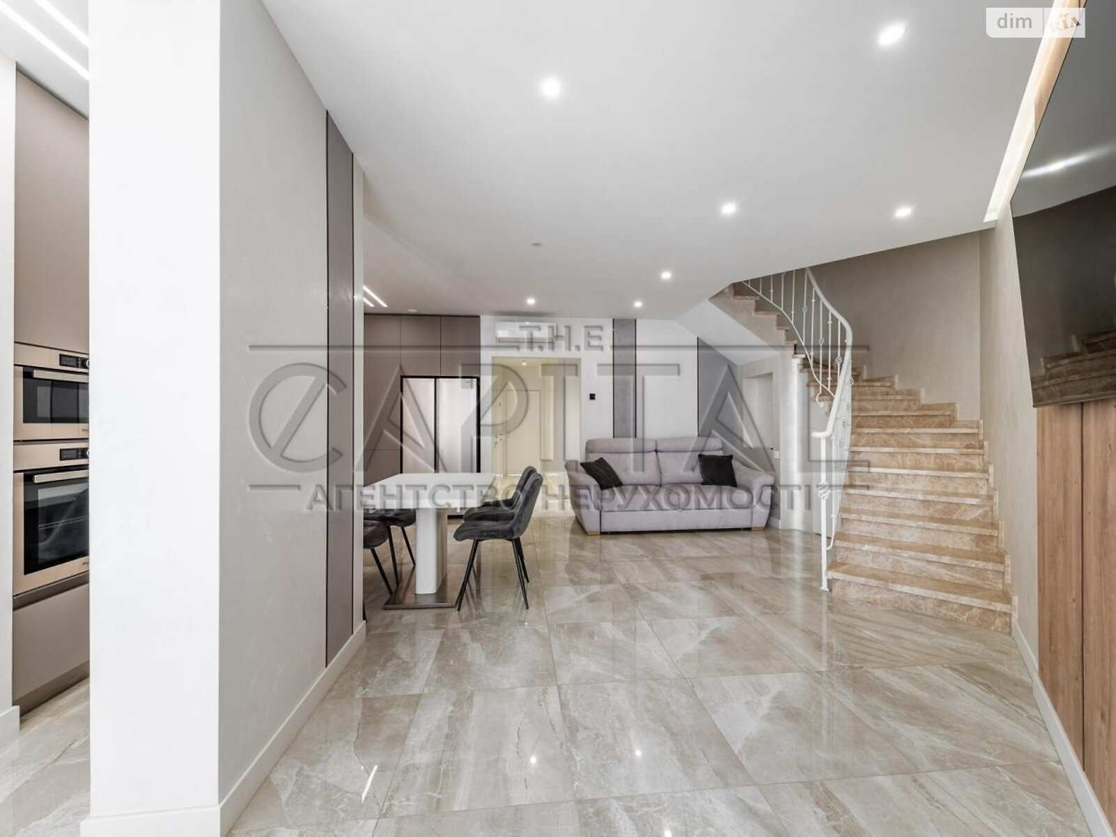 Продажа пятикомнатной квартиры в Киеве, на ул. Дмитриевская 60/19, район Солдатская Слободка фото 1 Продажа пятикомнатной квартиры в Киеве, на ул. Дмитриевская 60/19, район Солдатская Слободка фото 1