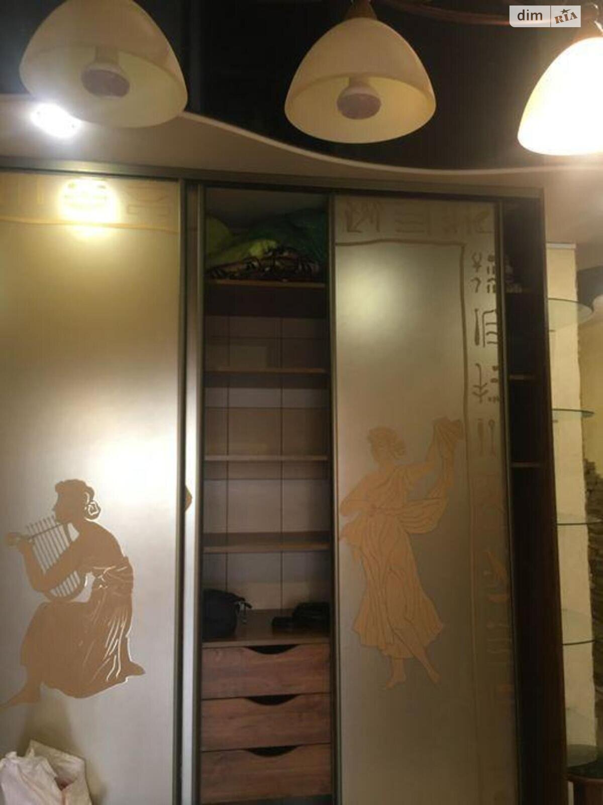 Продаж трикімнатної квартири в Києві, на вул. Дмитрівська 69, район Солдатська Слобідка фото 1 Продаж трикімнатної квартири в Києві, на вул. Дмитрівська 69, район Солдатська Слобідка фото 1