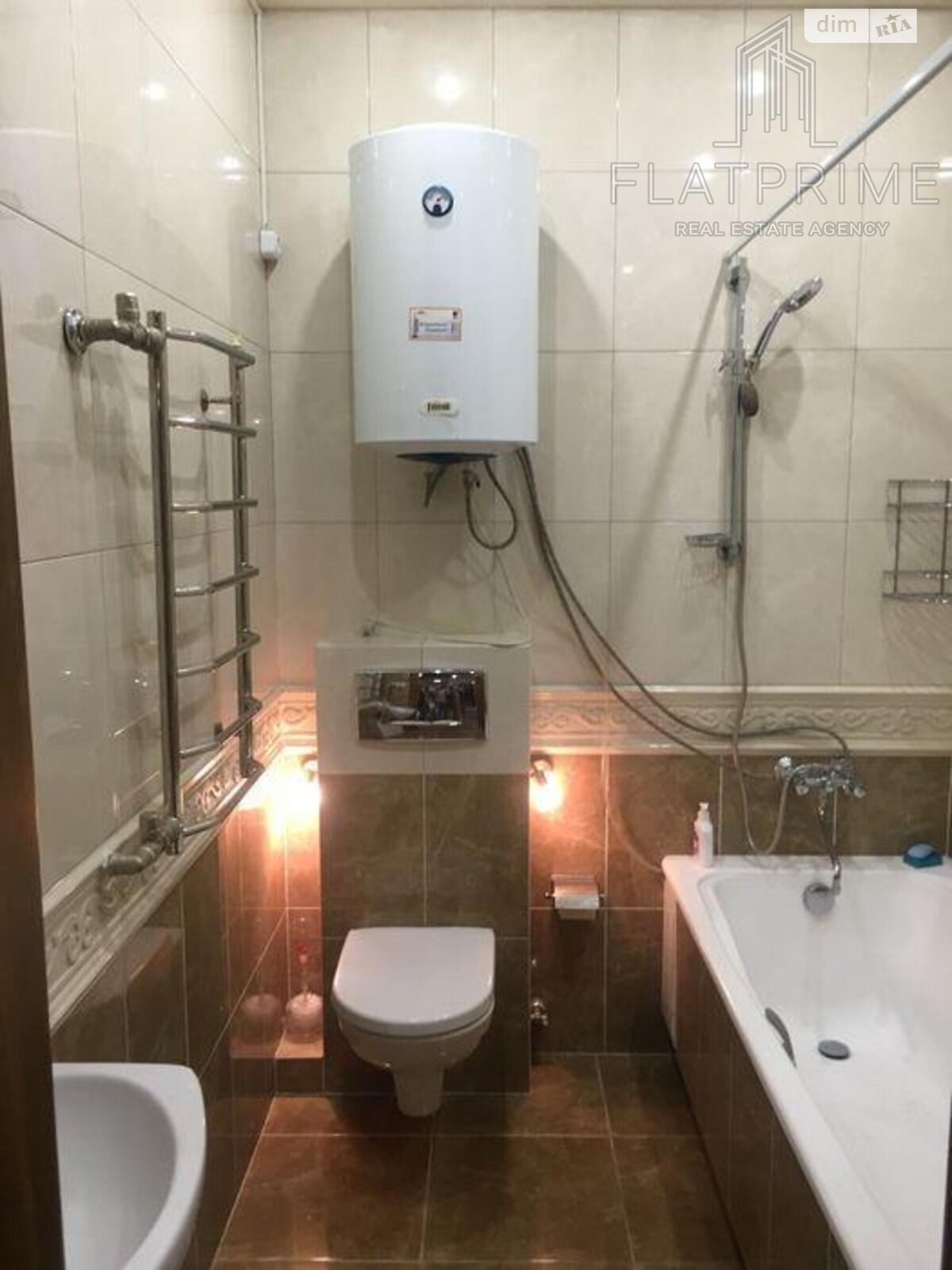 Продаж трикімнатної квартири в Києві, на вул. Дмитрівська 69, район Солдатська Слобідка фото 1 Продаж трикімнатної квартири в Києві, на вул. Дмитрівська 69, район Солдатська Слобідка фото 1