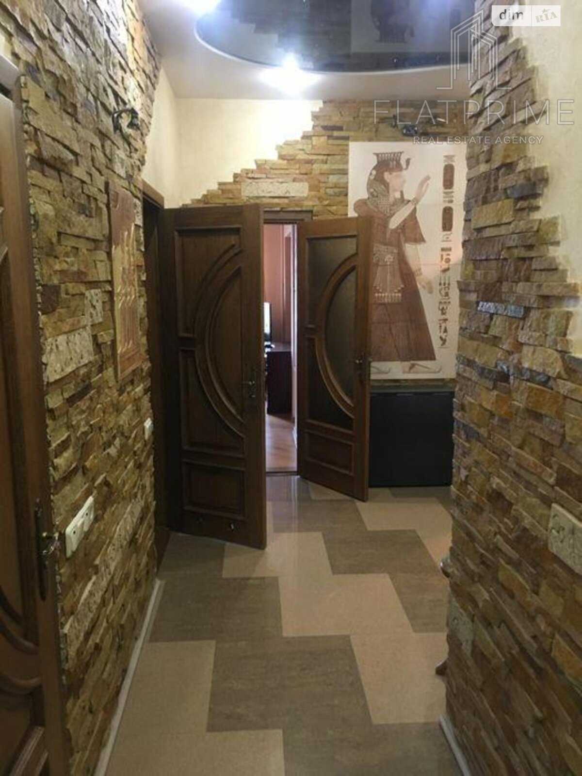 Продаж трикімнатної квартири в Києві, на вул. Дмитрівська 69, район Солдатська Слобідка фото 1 Продаж трикімнатної квартири в Києві, на вул. Дмитрівська 69, район Солдатська Слобідка фото 1