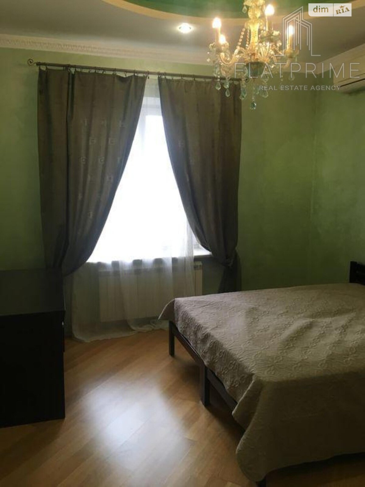 Продаж трикімнатної квартири в Києві, на вул. Дмитрівська 69, район Солдатська Слобідка фото 1 Продаж трикімнатної квартири в Києві, на вул. Дмитрівська 69, район Солдатська Слобідка фото 1