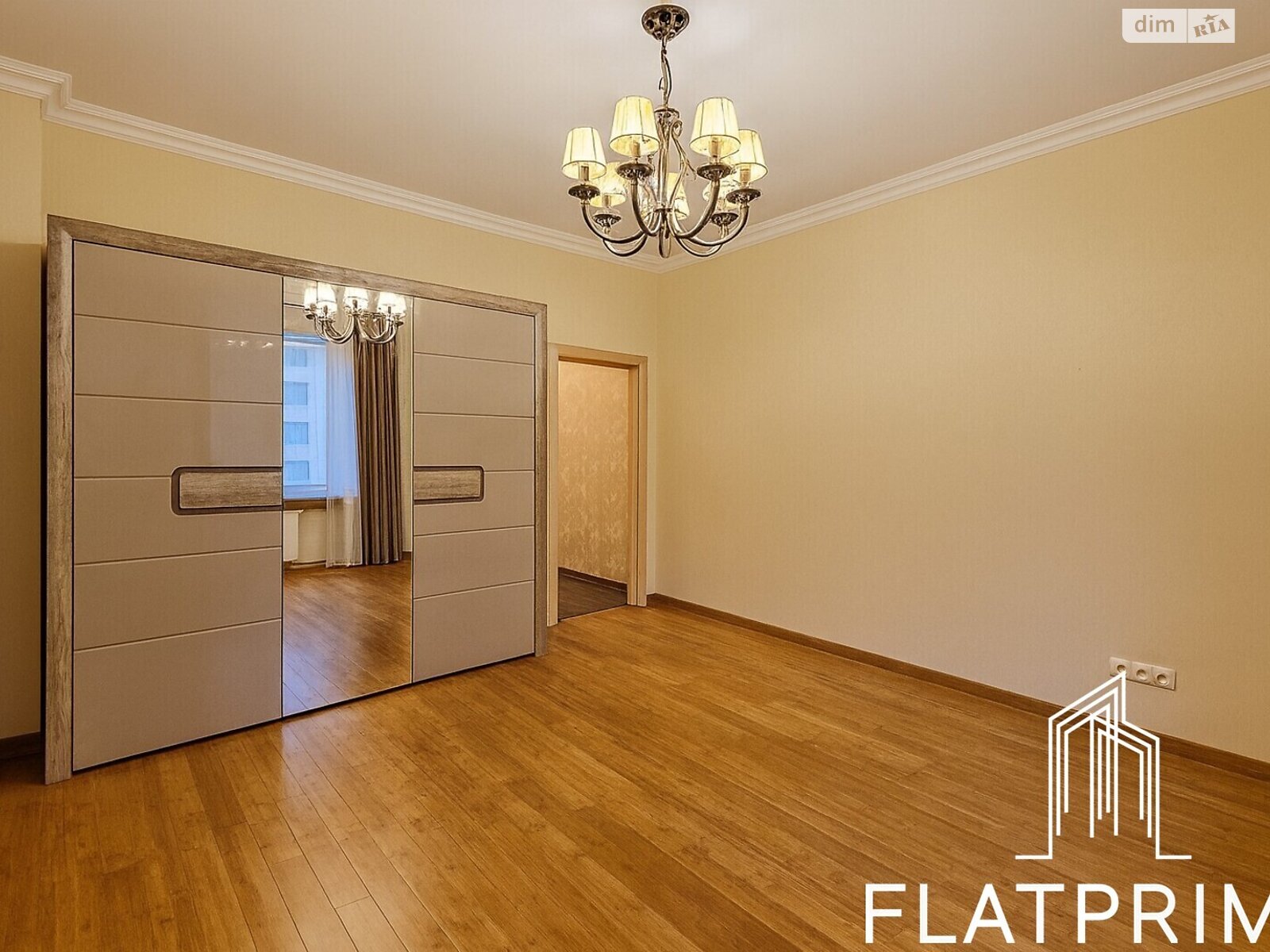 Продаж п`ятикімнатної квартири в Києві, на вул. Дмитрівська 69, кв. 198, район Солдатська Слобідка фото 1 Продаж п`ятикімнатної квартири в Києві, на вул. Дмитрівська 69, кв. 198, район Солдатська Слобідка фото 1