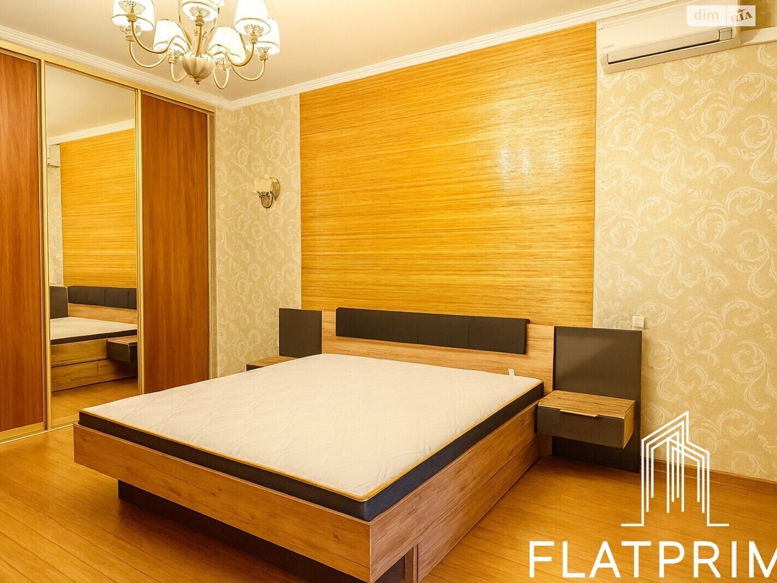 Продаж п`ятикімнатної квартири в Києві, на вул. Дмитрівська 69, кв. 198, район Солдатська Слобідка фото 1 Продаж п`ятикімнатної квартири в Києві, на вул. Дмитрівська 69, кв. 198, район Солдатська Слобідка фото 1