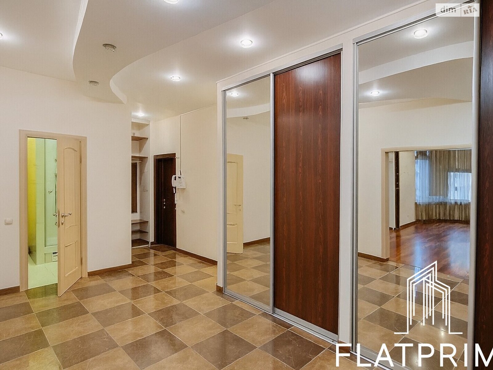 Продаж п`ятикімнатної квартири в Києві, на вул. Дмитрівська 69, кв. 198, район Солдатська Слобідка фото 1 Продаж п`ятикімнатної квартири в Києві, на вул. Дмитрівська 69, кв. 198, район Солдатська Слобідка фото 1