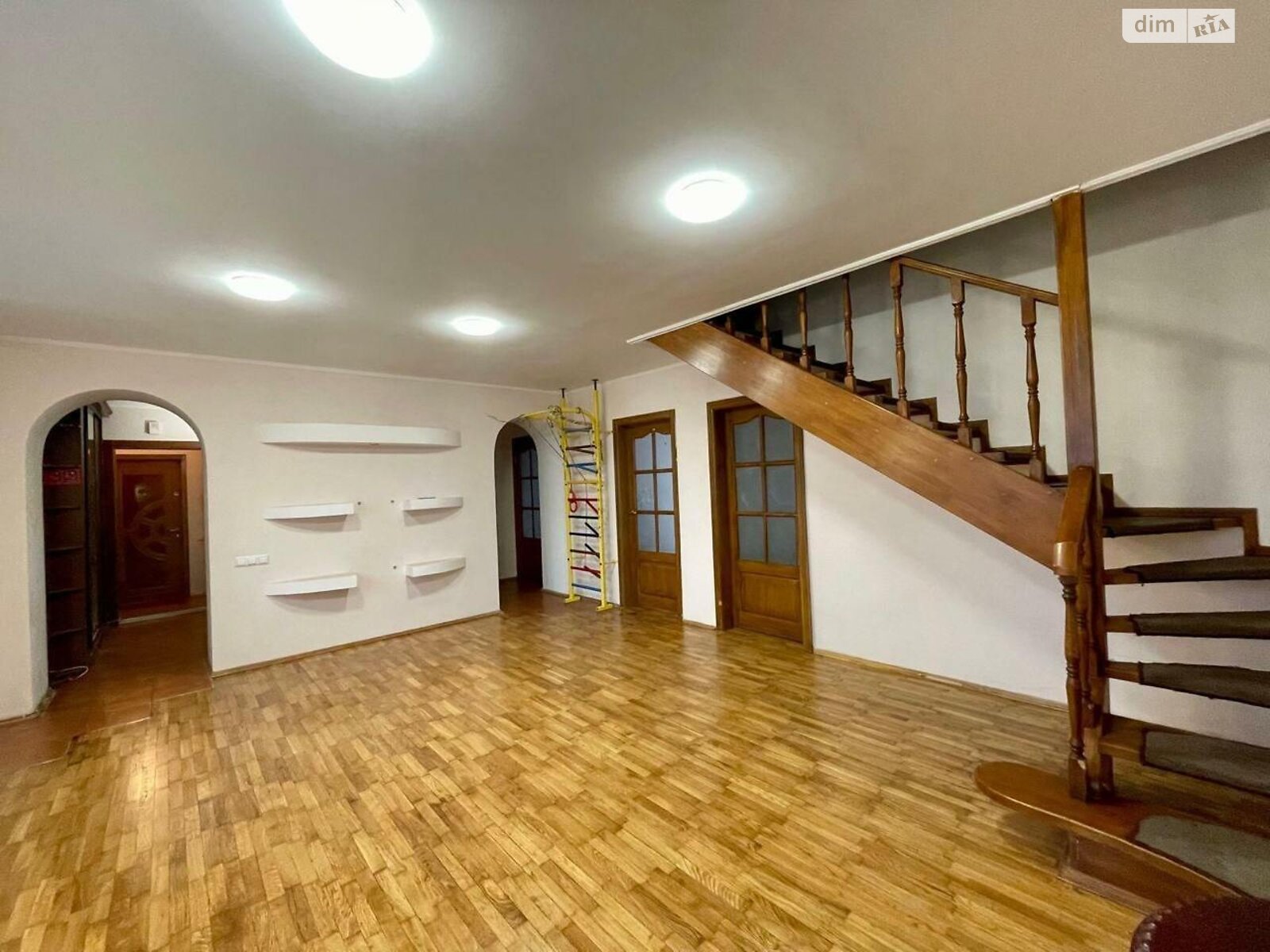 Продажа пятикомнатной квартиры в Киеве, на ул. Гоголевская 27, район Солдатская Слободка фото 1 Продажа пятикомнатной квартиры в Киеве, на ул. Гоголевская 27, район Солдатская Слободка фото 1