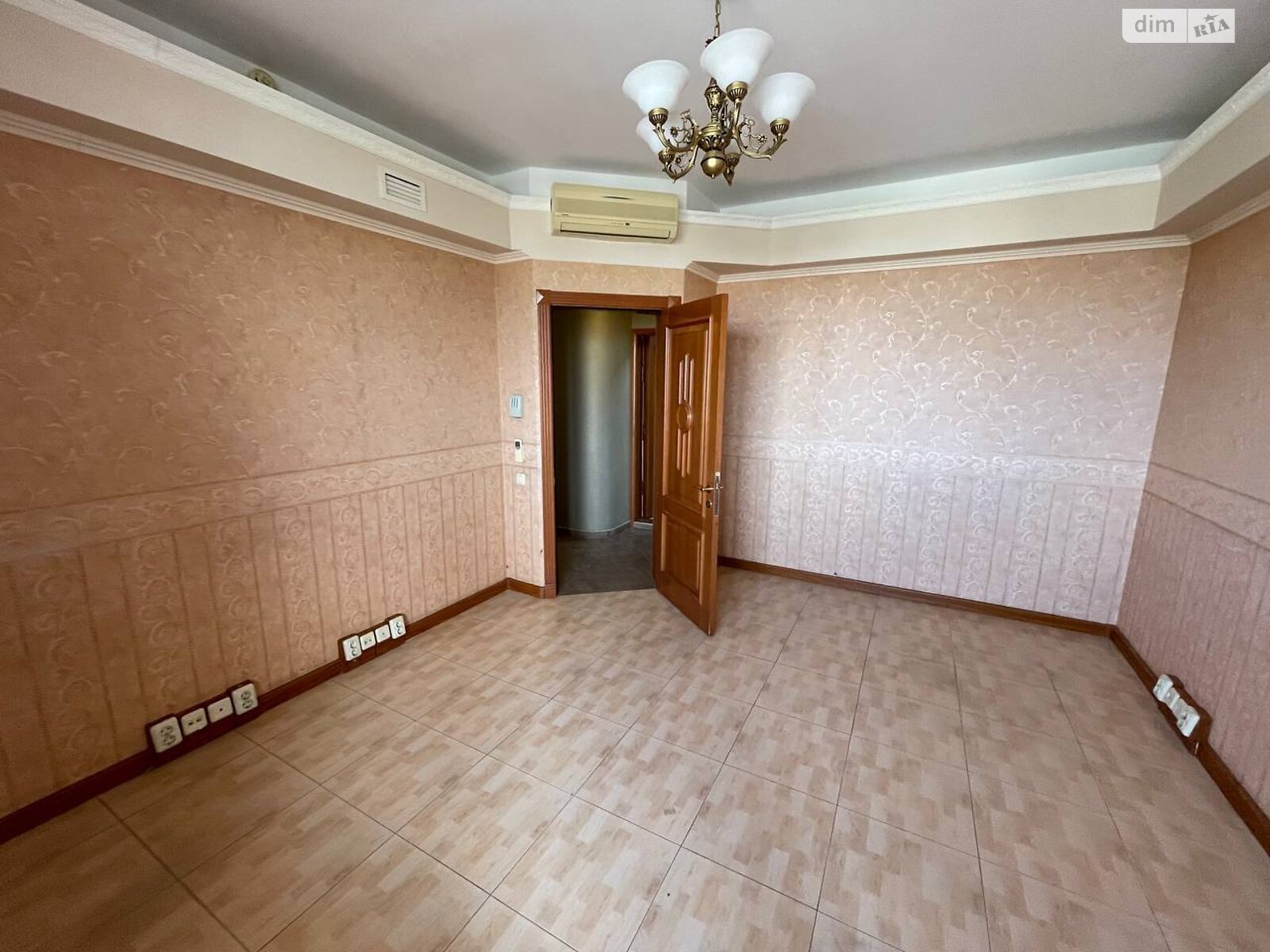 Продажа двухкомнатной квартиры в Киеве, на ул. Павловская 18, район Шевченковский фото 1 Продажа двухкомнатной квартиры в Киеве, на ул. Павловская 18, район Шевченковский фото 1