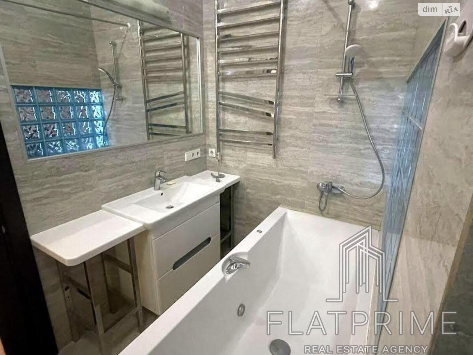 Продажа двухкомнатной квартиры в Киеве, на ул. Павловская 17, район Солдатская Слободка фото 1 Продажа двухкомнатной квартиры в Киеве, на ул. Павловская 17, район Солдатская Слободка фото 1