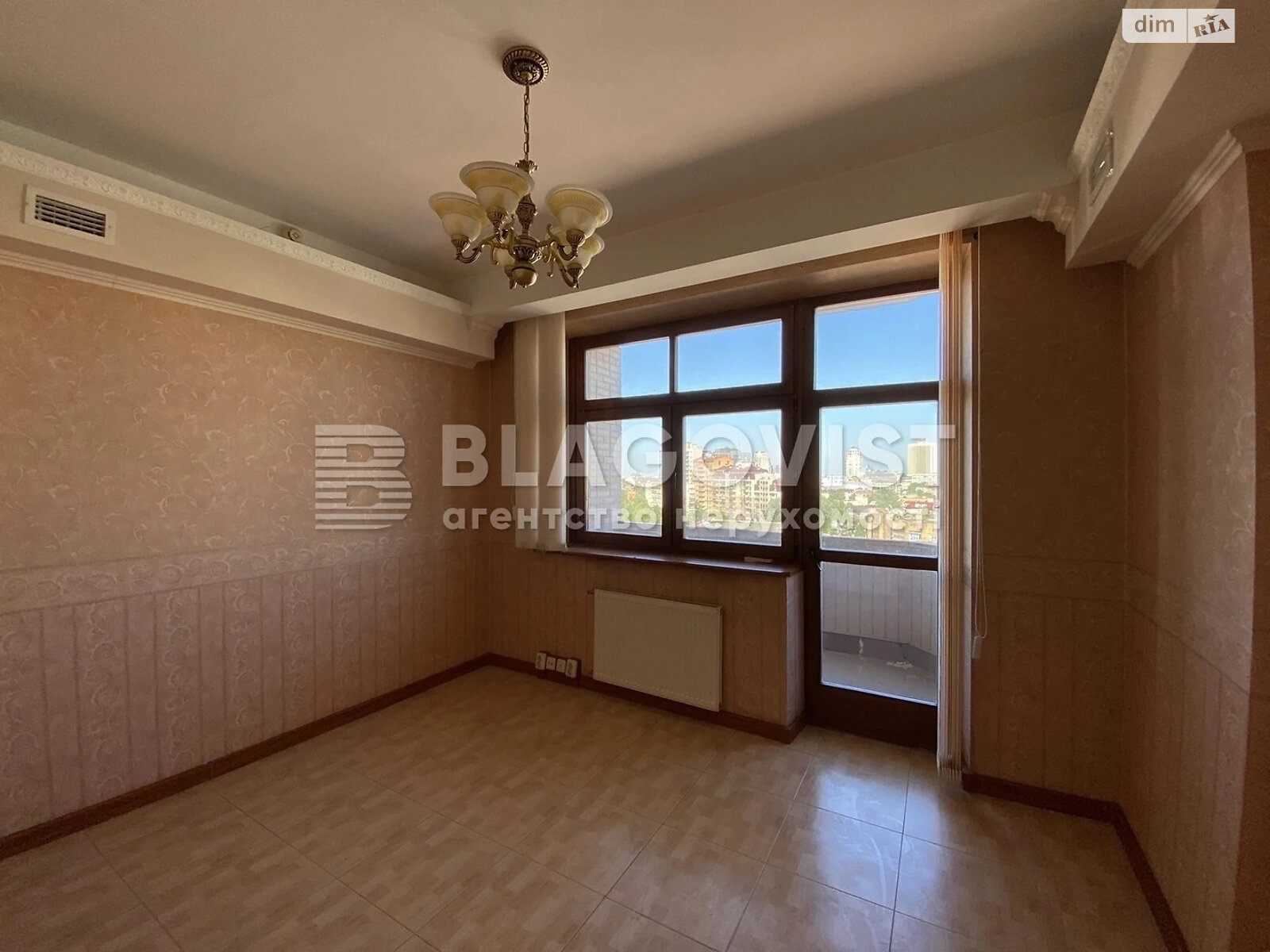 Продажа трехкомнатной квартиры в Киеве, на ул. Павловская 18, район Солдатская Слободка фото 1 Продажа трехкомнатной квартиры в Киеве, на ул. Павловская 18, район Солдатская Слободка фото 1