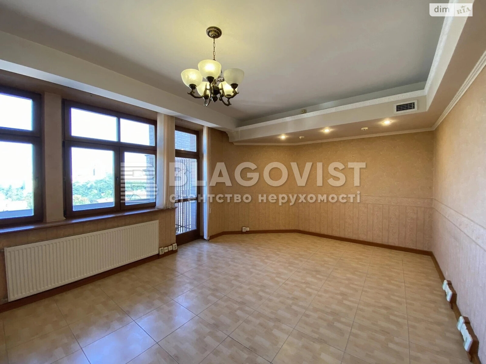 Продажа трехкомнатной квартиры в Киеве, на ул. Павловская 18, район Солдатская Слободка фото 1 Продажа трехкомнатной квартиры в Киеве, на ул. Павловская 18, район Солдатская Слободка фото 1