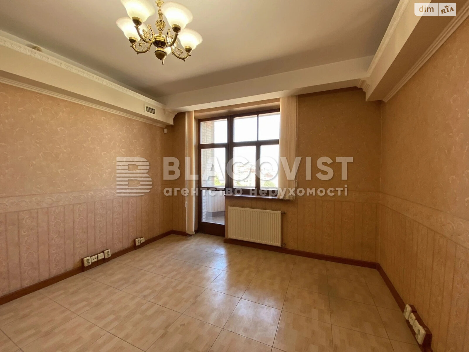 Продажа трехкомнатной квартиры в Киеве, на ул. Павловская 18, район Солдатская Слободка фото 1 Продажа трехкомнатной квартиры в Киеве, на ул. Павловская 18, район Солдатская Слободка фото 1