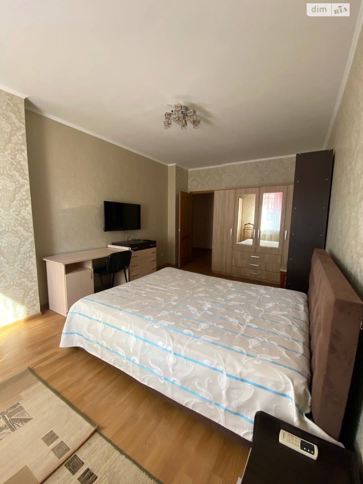 Продаж двокімнатної квартири в Києві, на вул. Полтавська 10, район Солдатська Слобідка фото 1 Продаж двокімнатної квартири в Києві, на вул. Полтавська 10, район Солдатська Слобідка фото 1